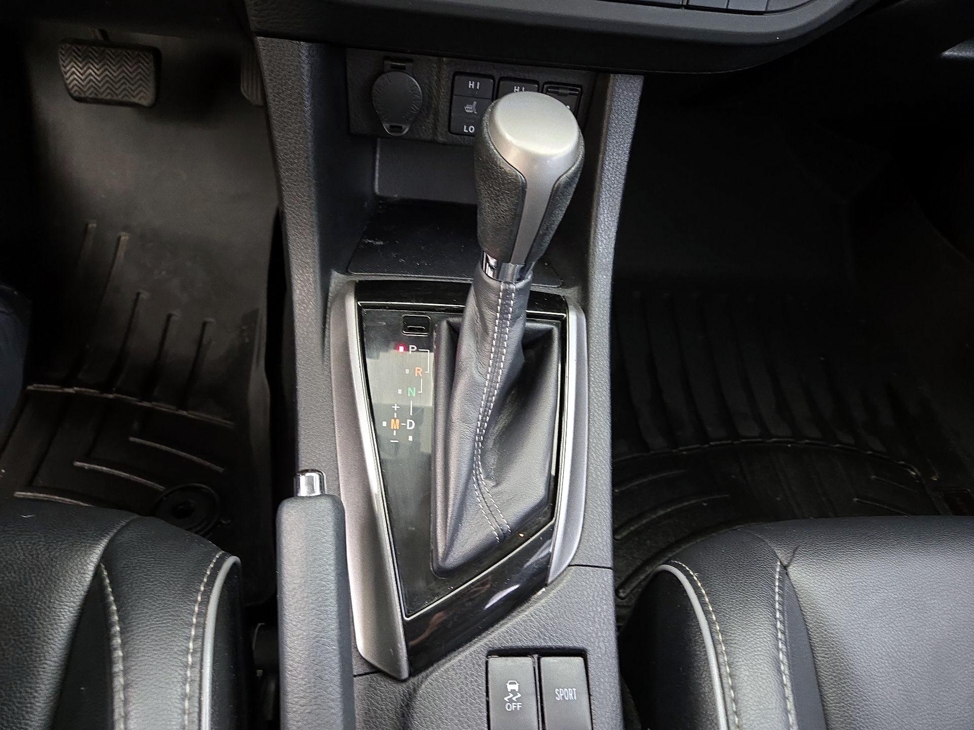 Thumbnail: 2015 Toyota Corolla - 17