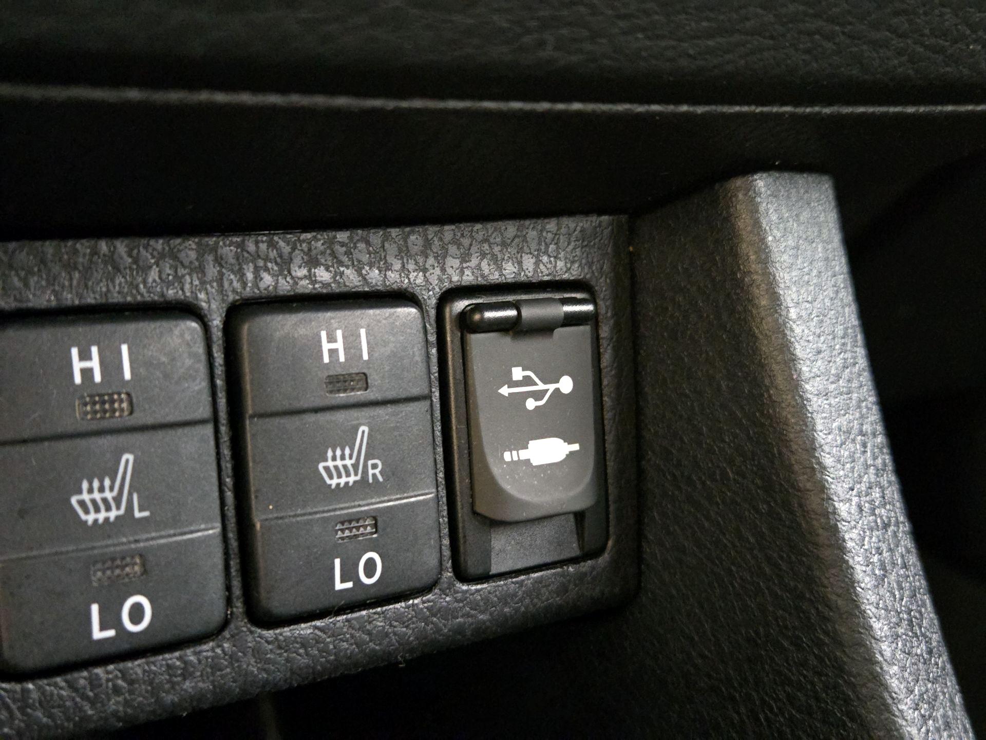 Thumbnail: 2015 Toyota Corolla - 18