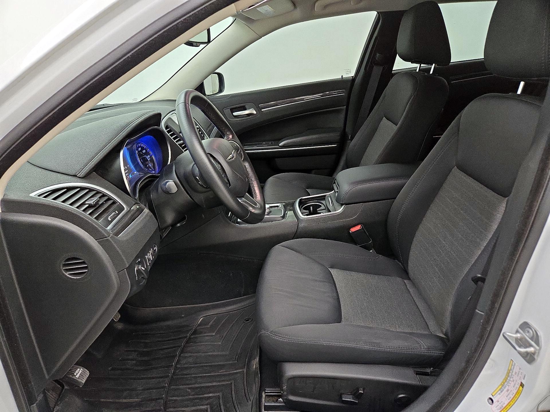 Thumbnail: 2019 Chrysler 300 - 11