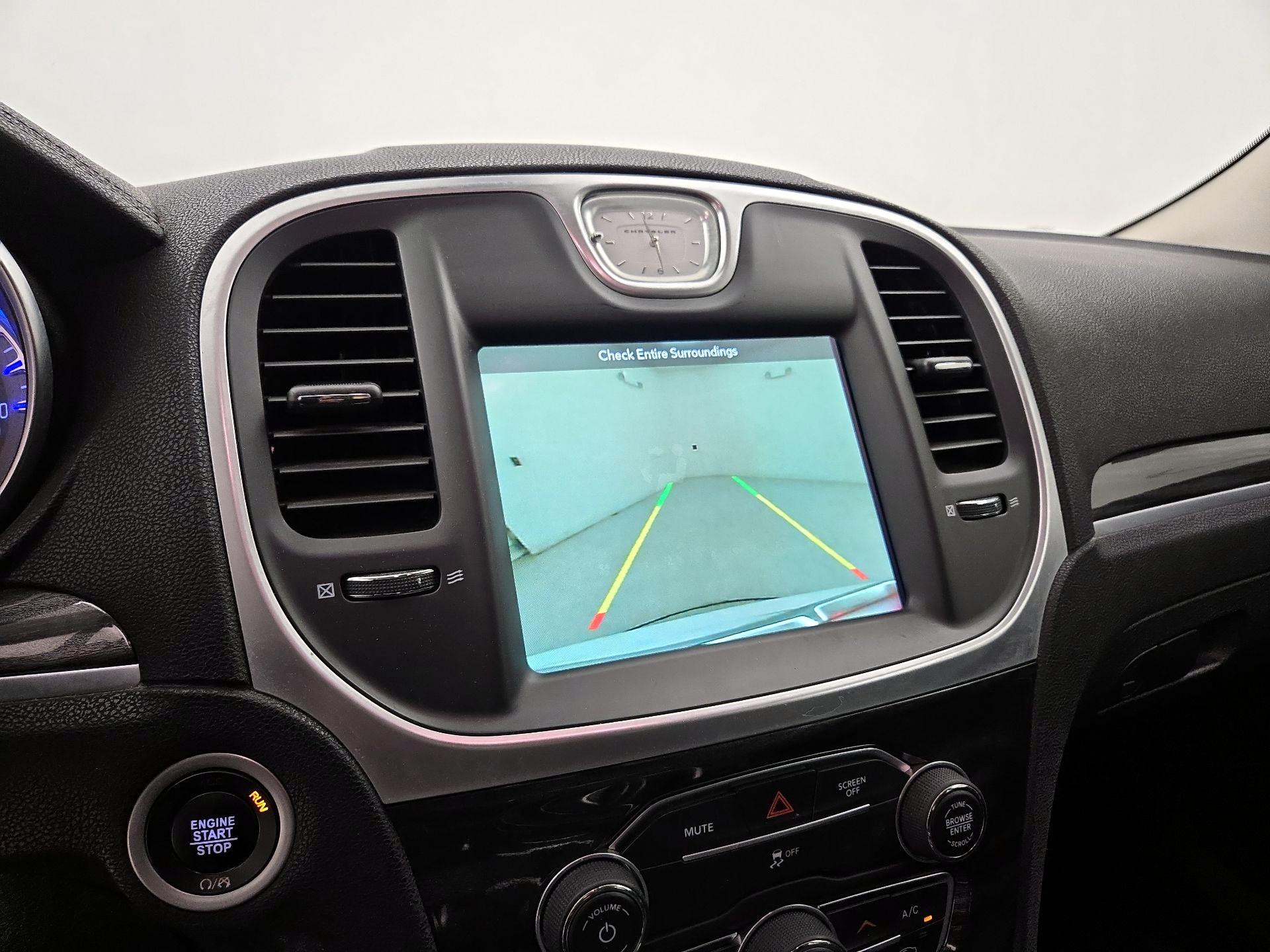 Thumbnail: 2019 Chrysler 300 - 14