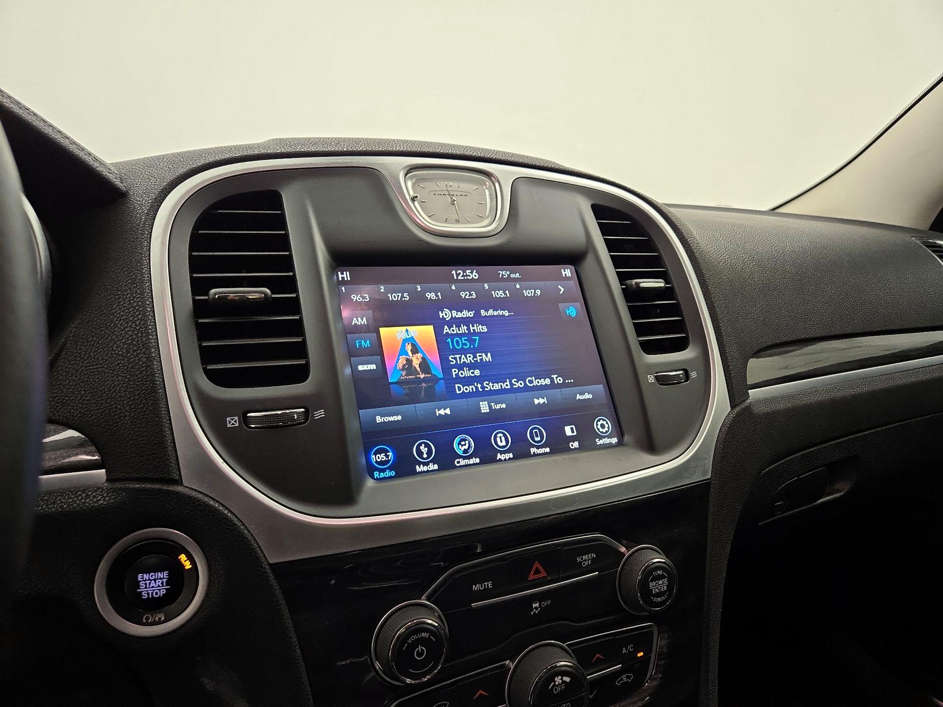 Thumbnail: 2019 Chrysler 300 - 15