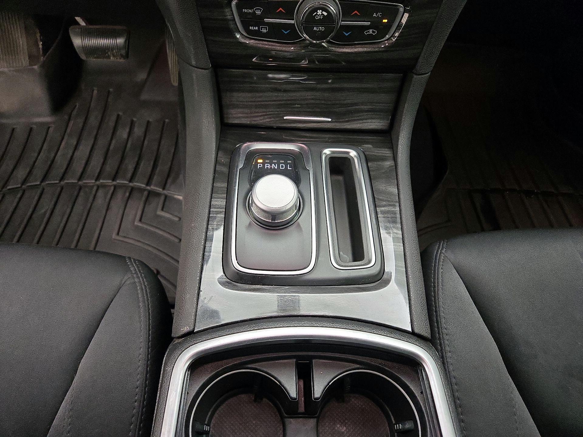 Thumbnail: 2019 Chrysler 300 - 17