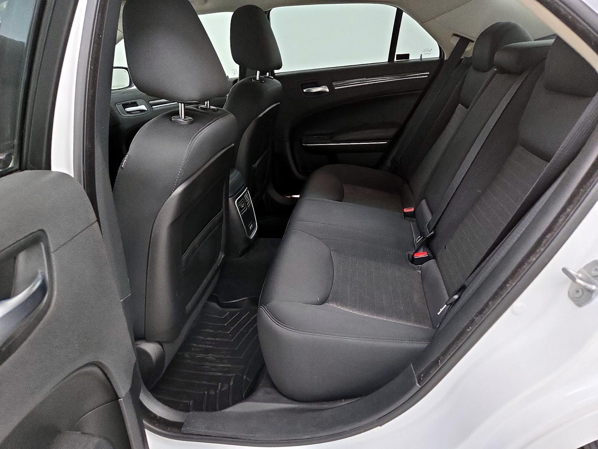 Thumbnail: 2019 Chrysler 300 - 19