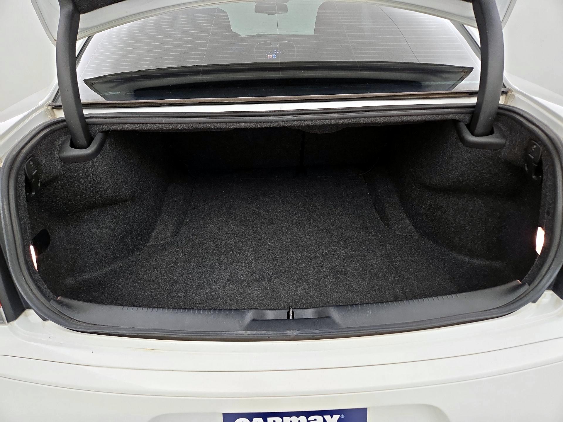 Thumbnail: 2019 Chrysler 300 - 20