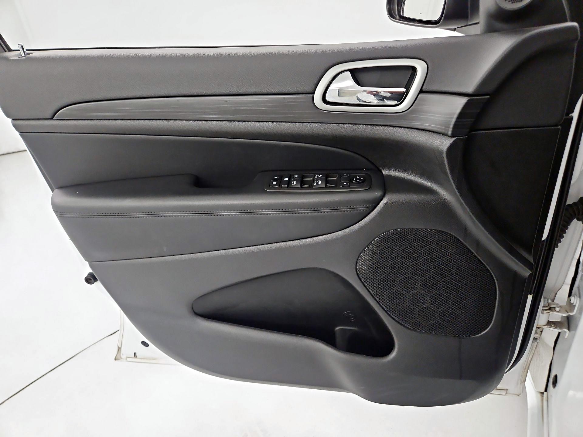 Thumbnail: 2021 Jeep Grand Cherokee - 12