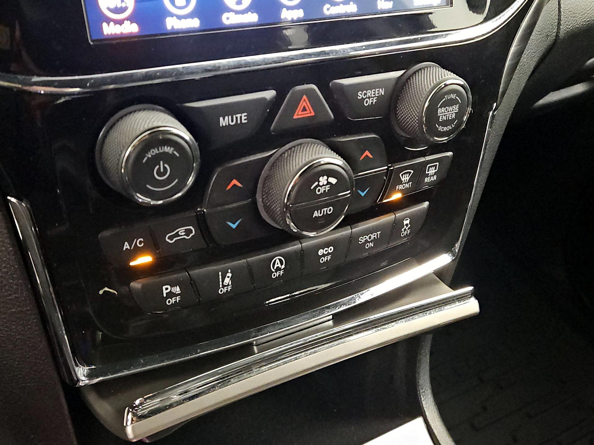 Thumbnail: 2021 Jeep Grand Cherokee - 17