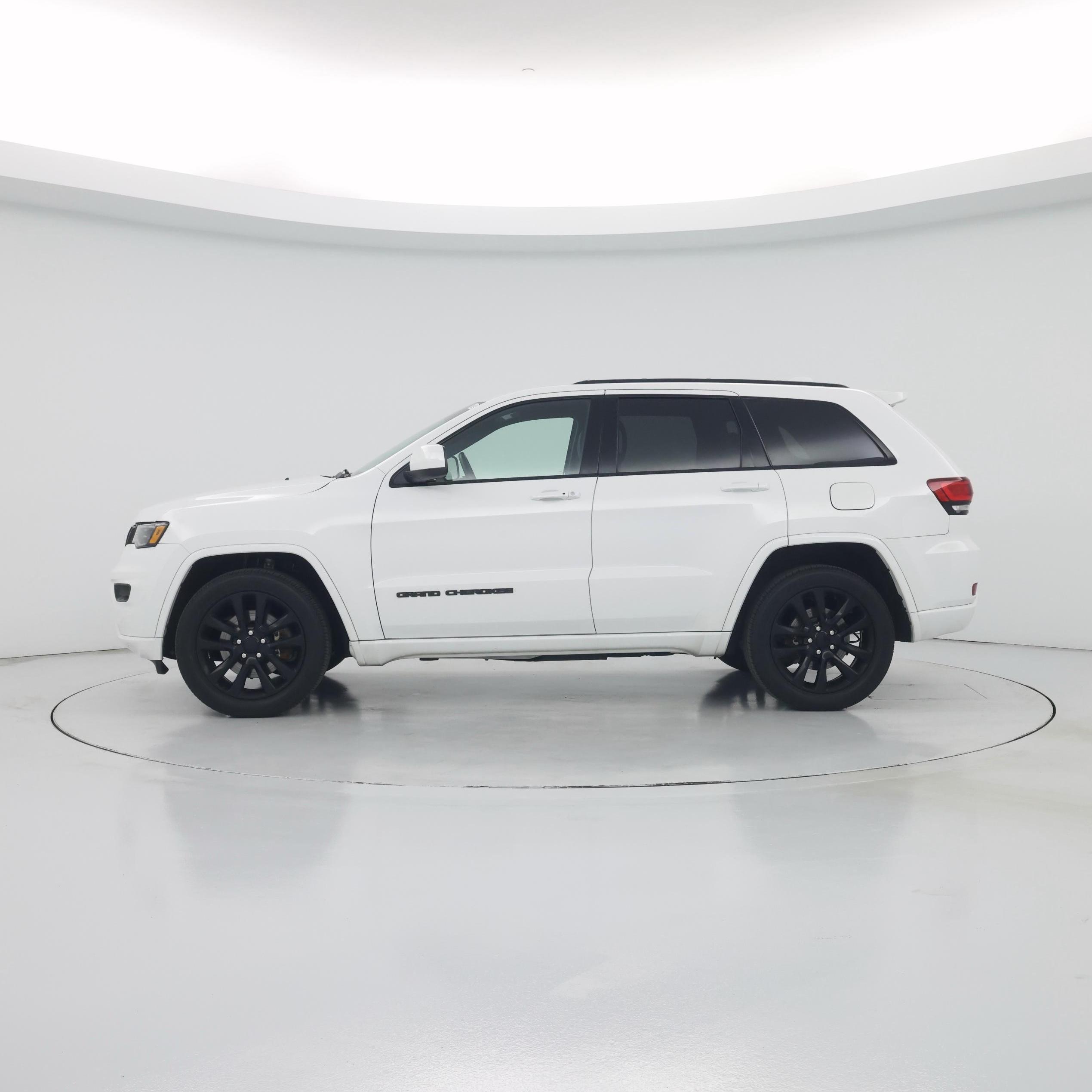 Thumbnail: 2021 Jeep Grand Cherokee - 3