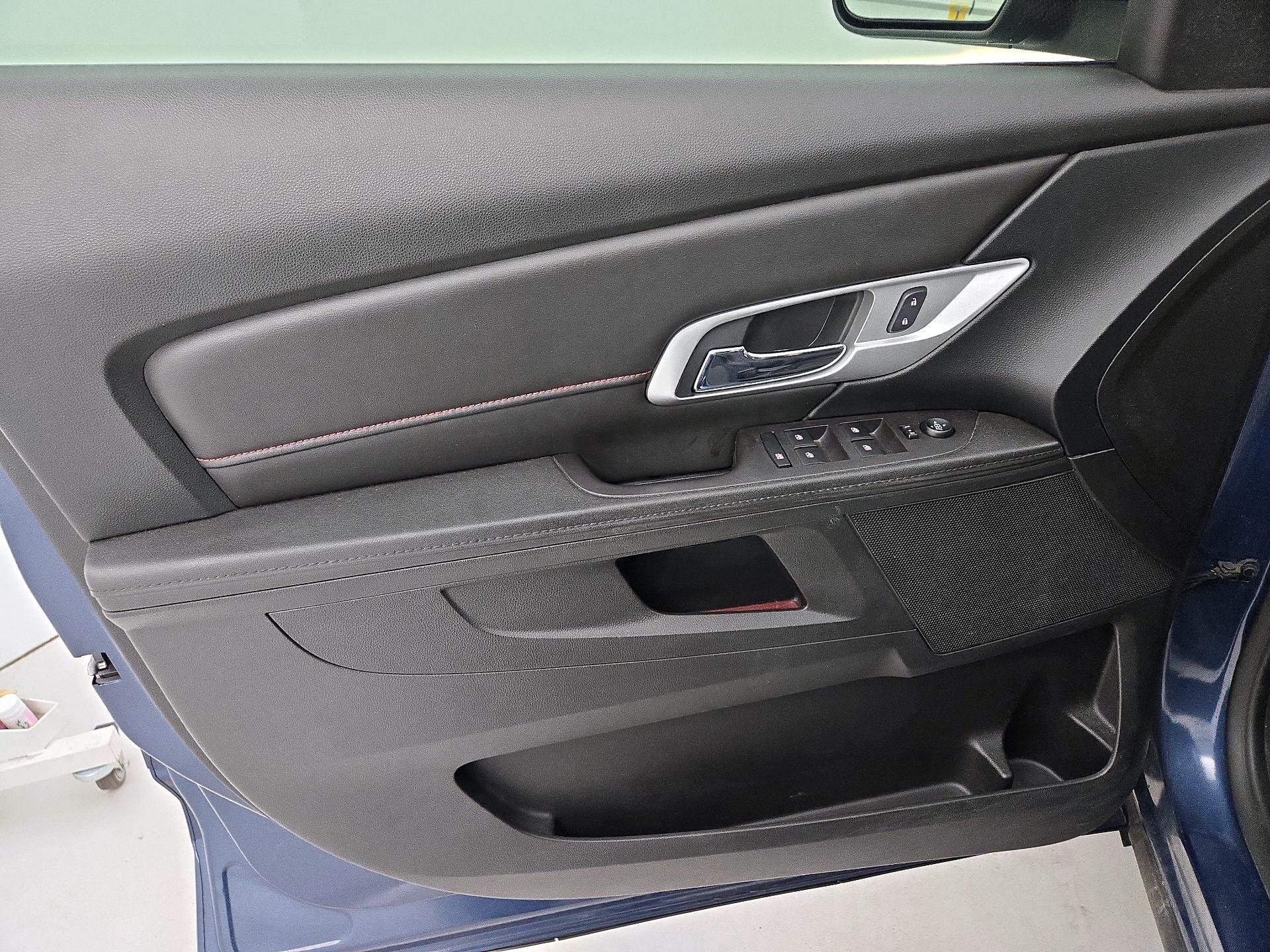 Thumbnail: 2017 GMC Terrain - 12