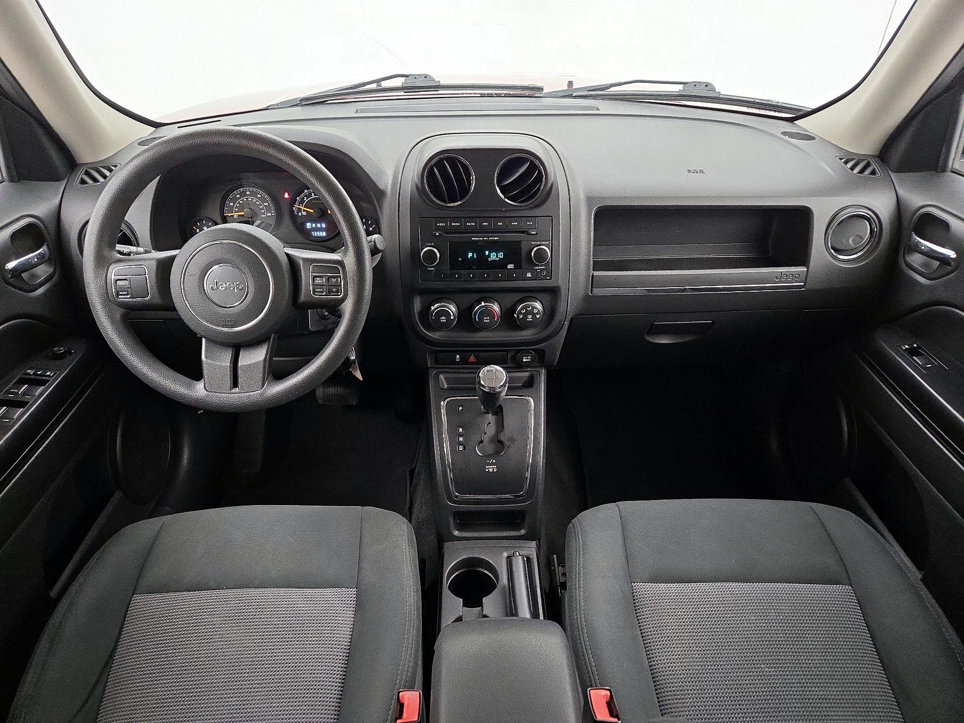 Thumbnail: 2015 Jeep Patriot - 9