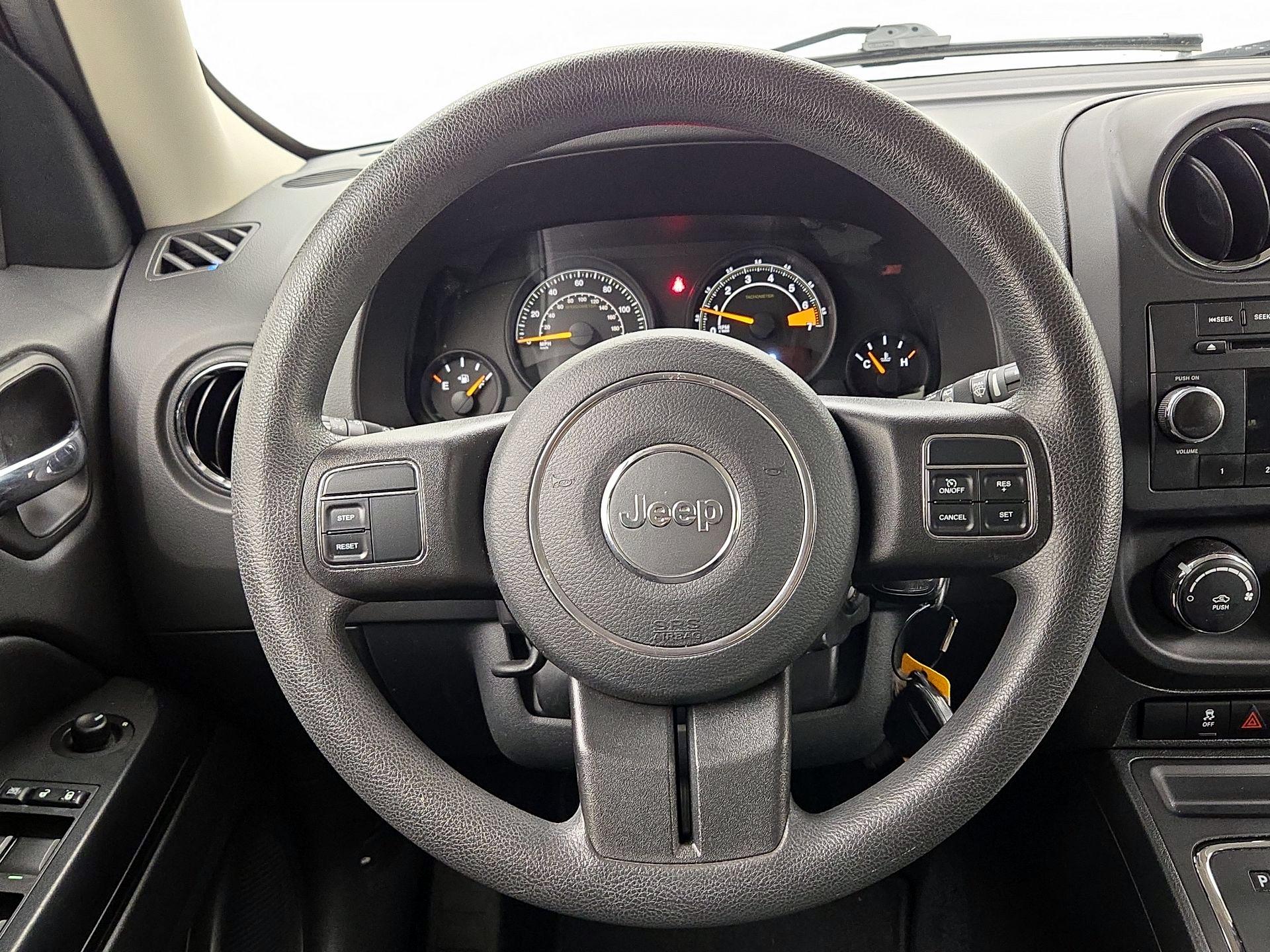 Thumbnail: 2015 Jeep Patriot - 10