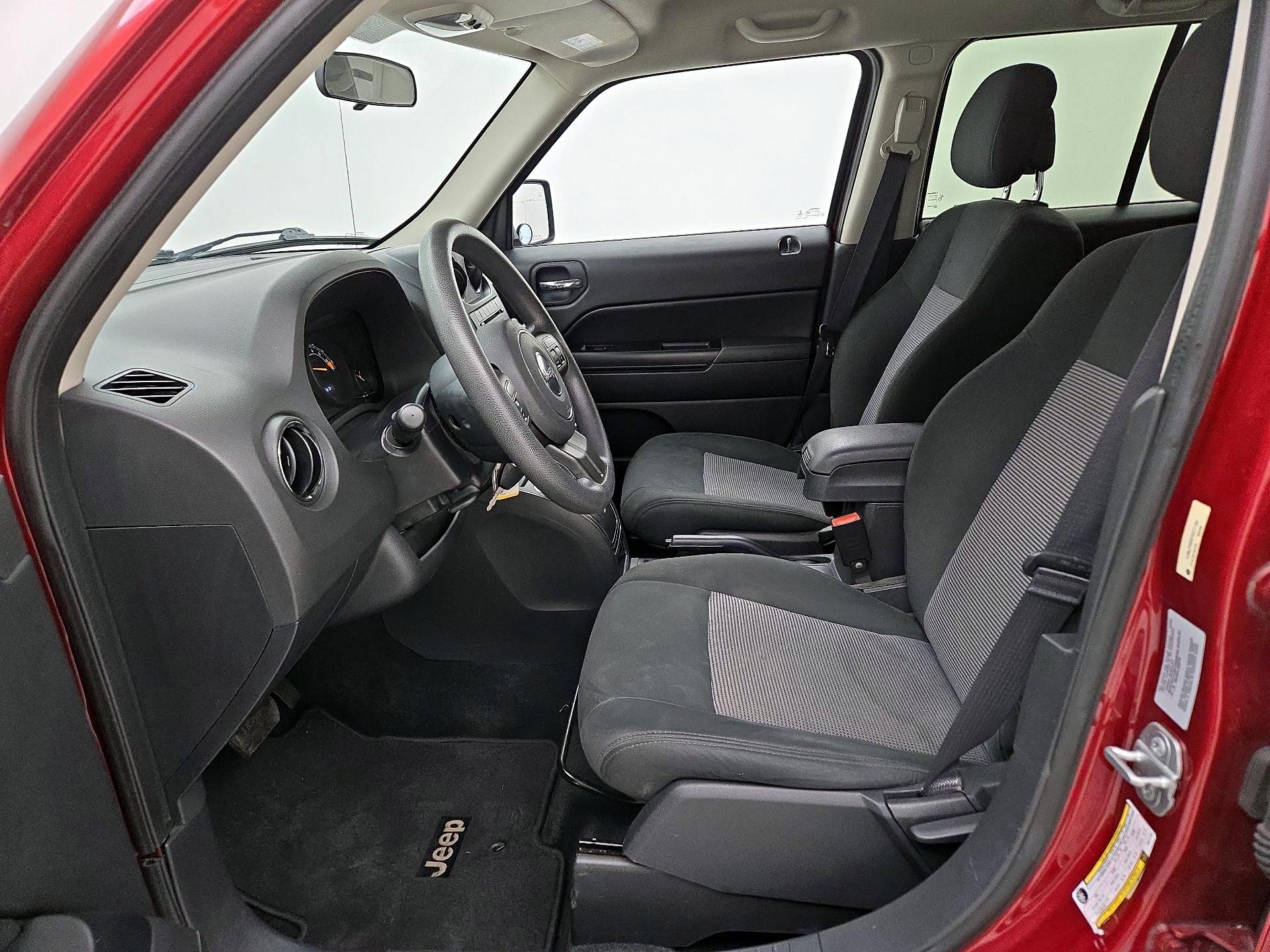 Thumbnail: 2015 Jeep Patriot - 11