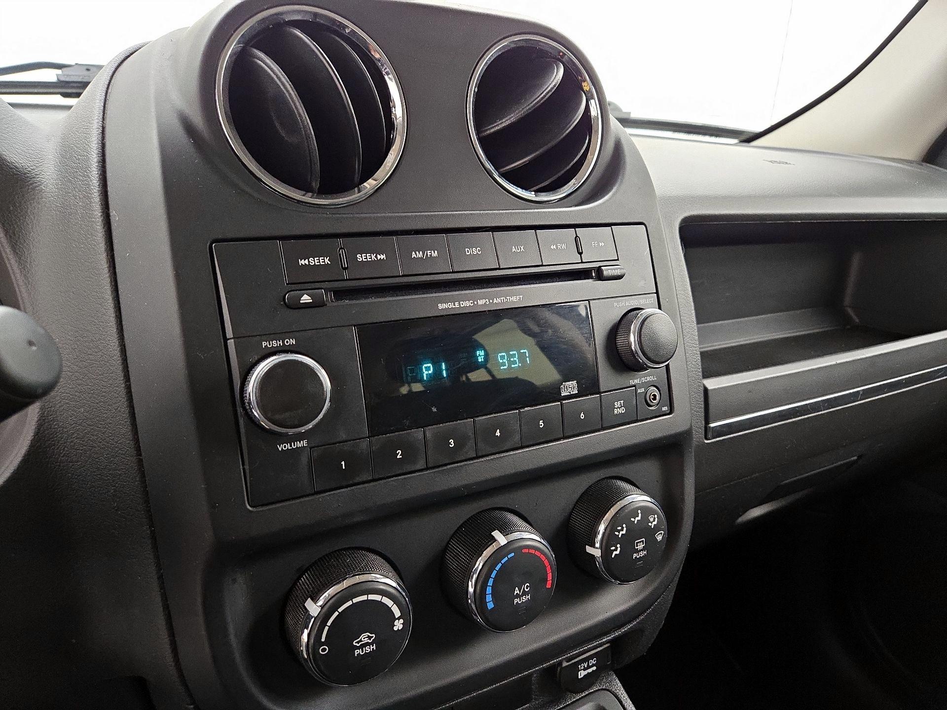 Thumbnail: 2015 Jeep Patriot - 14