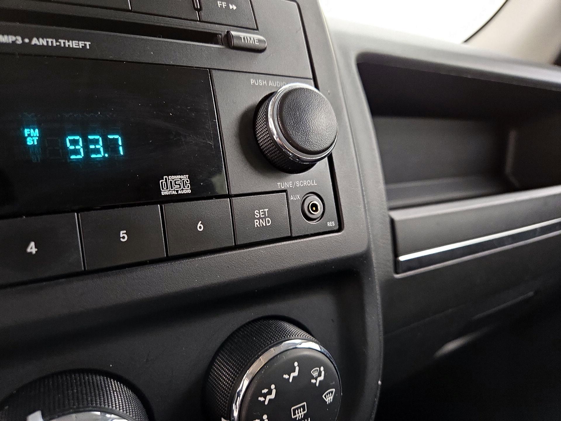 Thumbnail: 2015 Jeep Patriot - 17