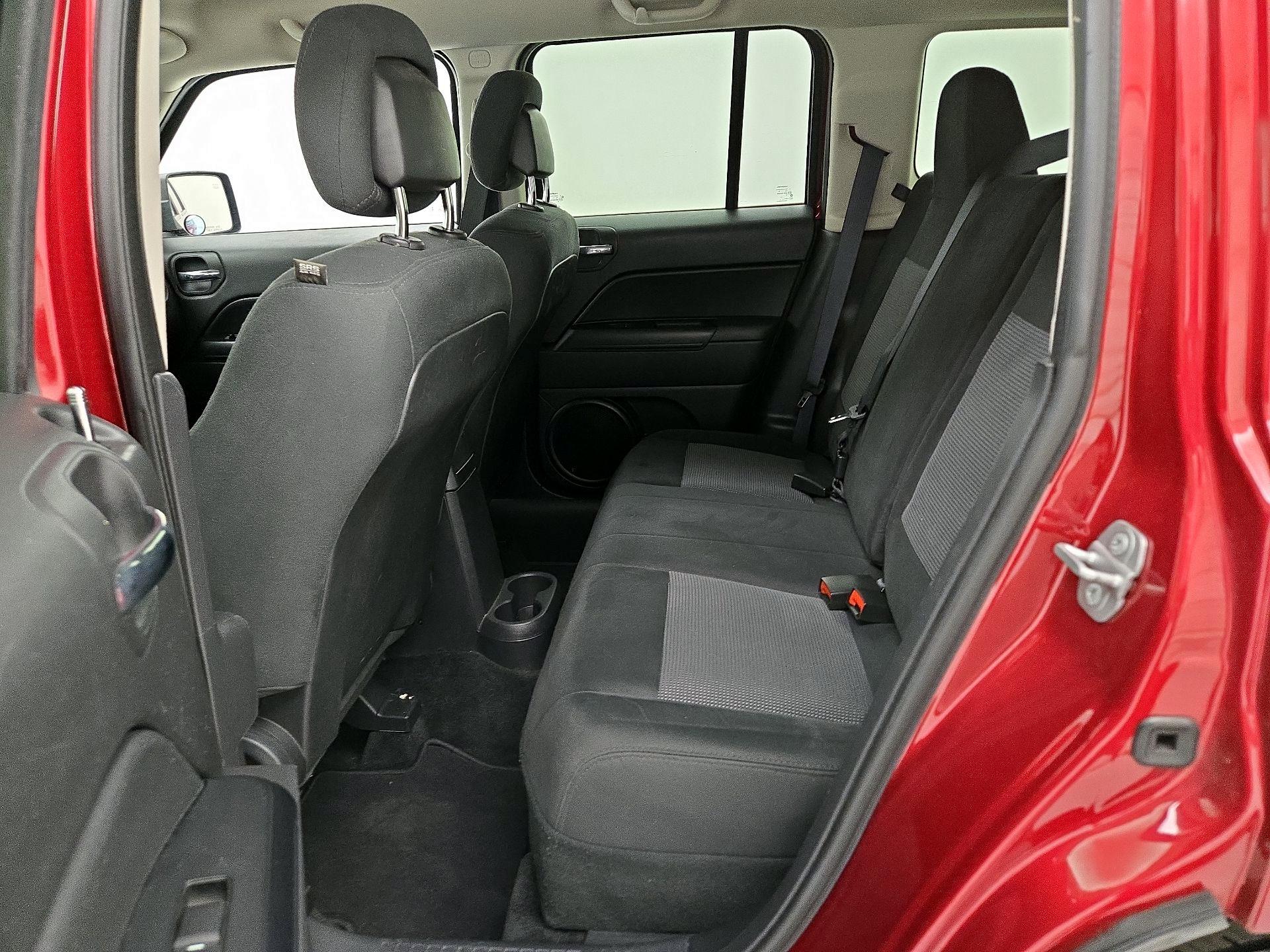 Thumbnail: 2015 Jeep Patriot - 18