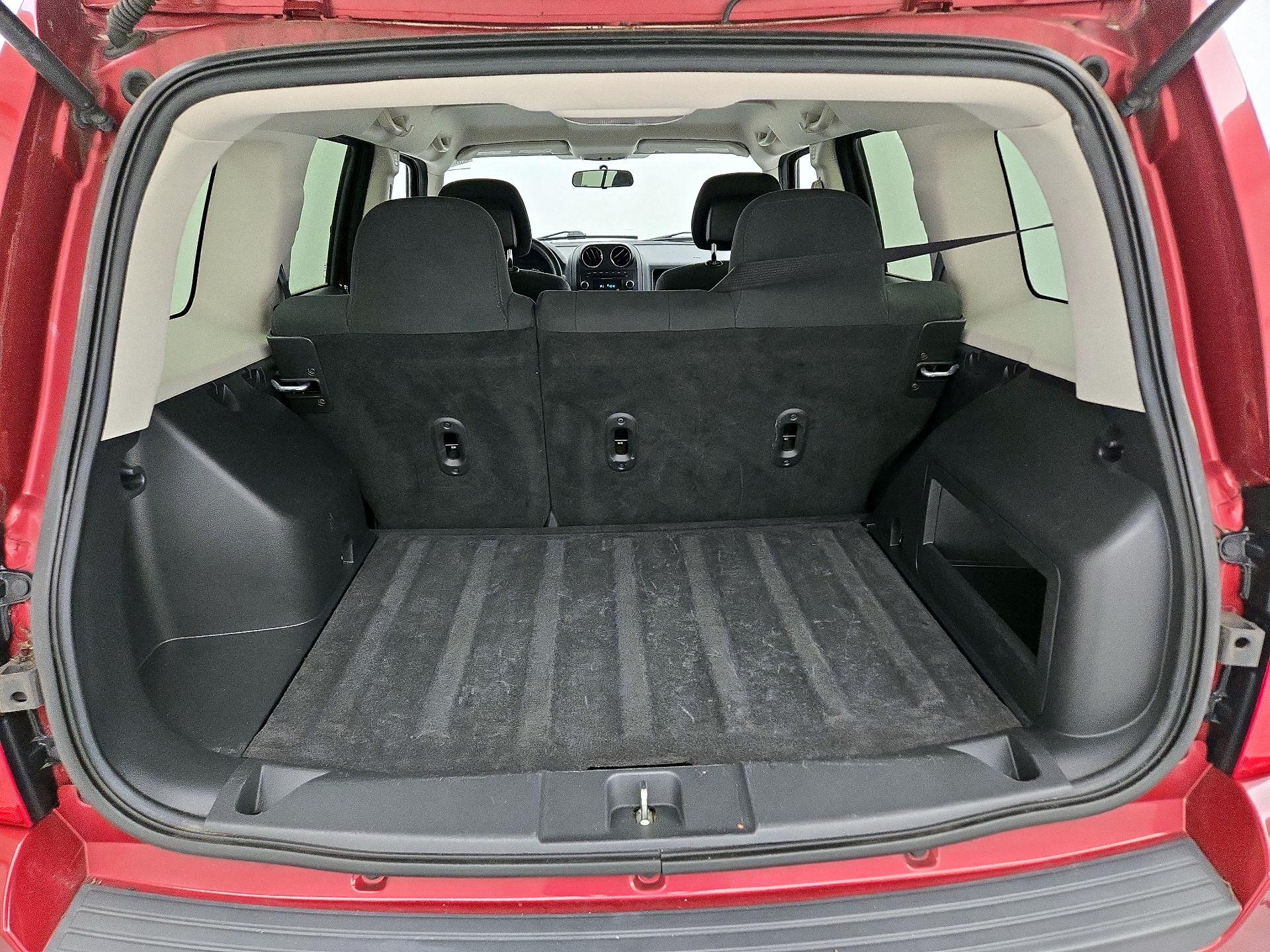 Thumbnail: 2015 Jeep Patriot - 19