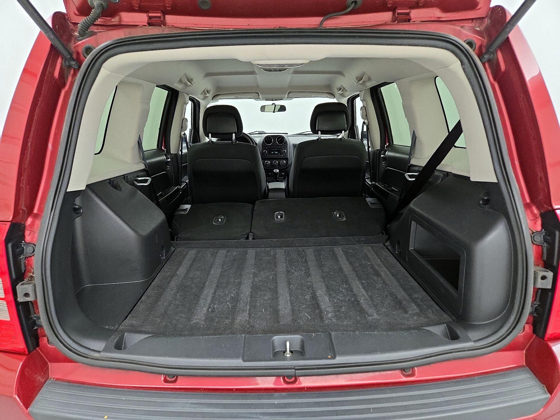 Thumbnail: 2015 Jeep Patriot - 20