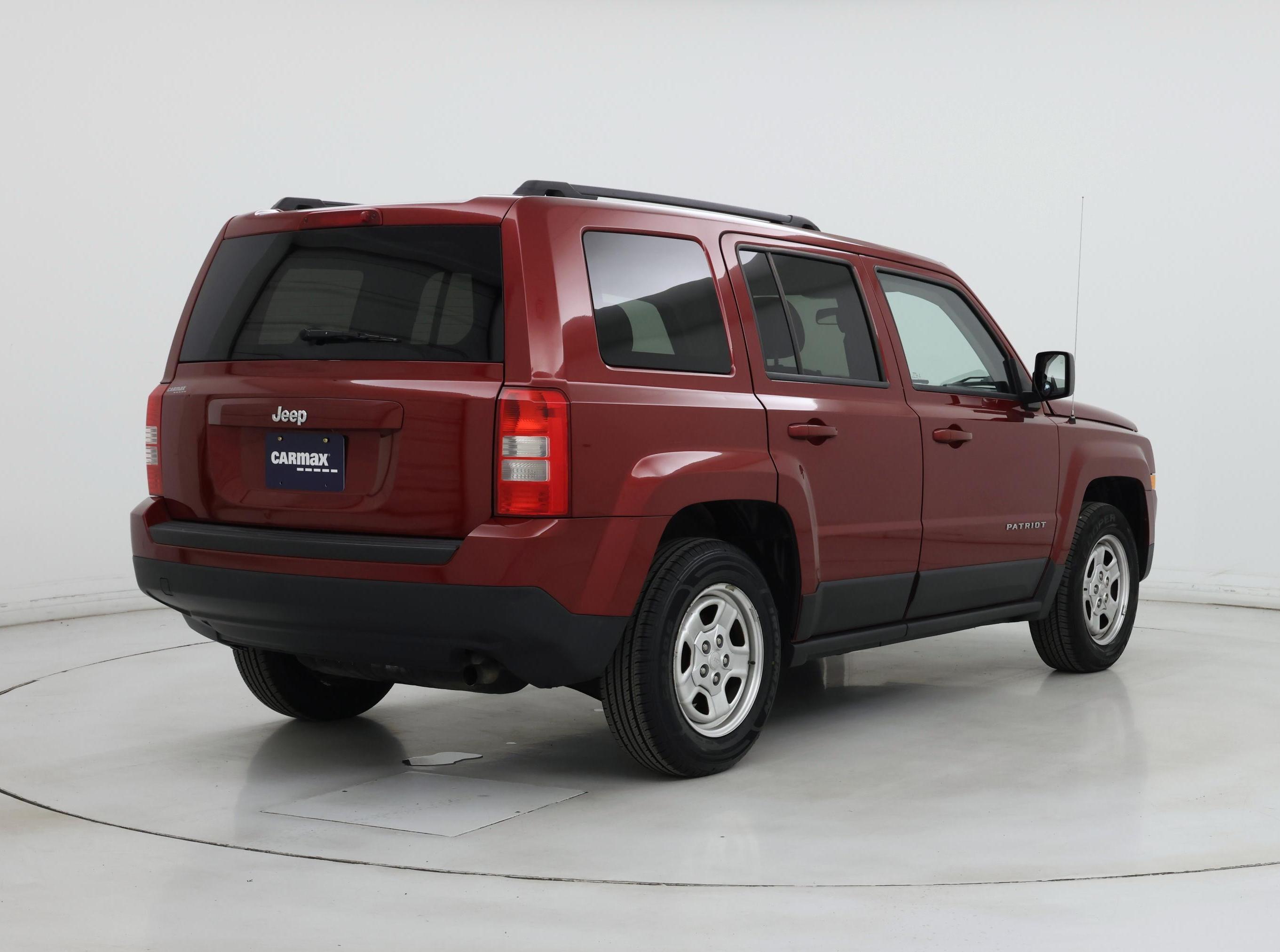 Thumbnail: 2015 Jeep Patriot - 8