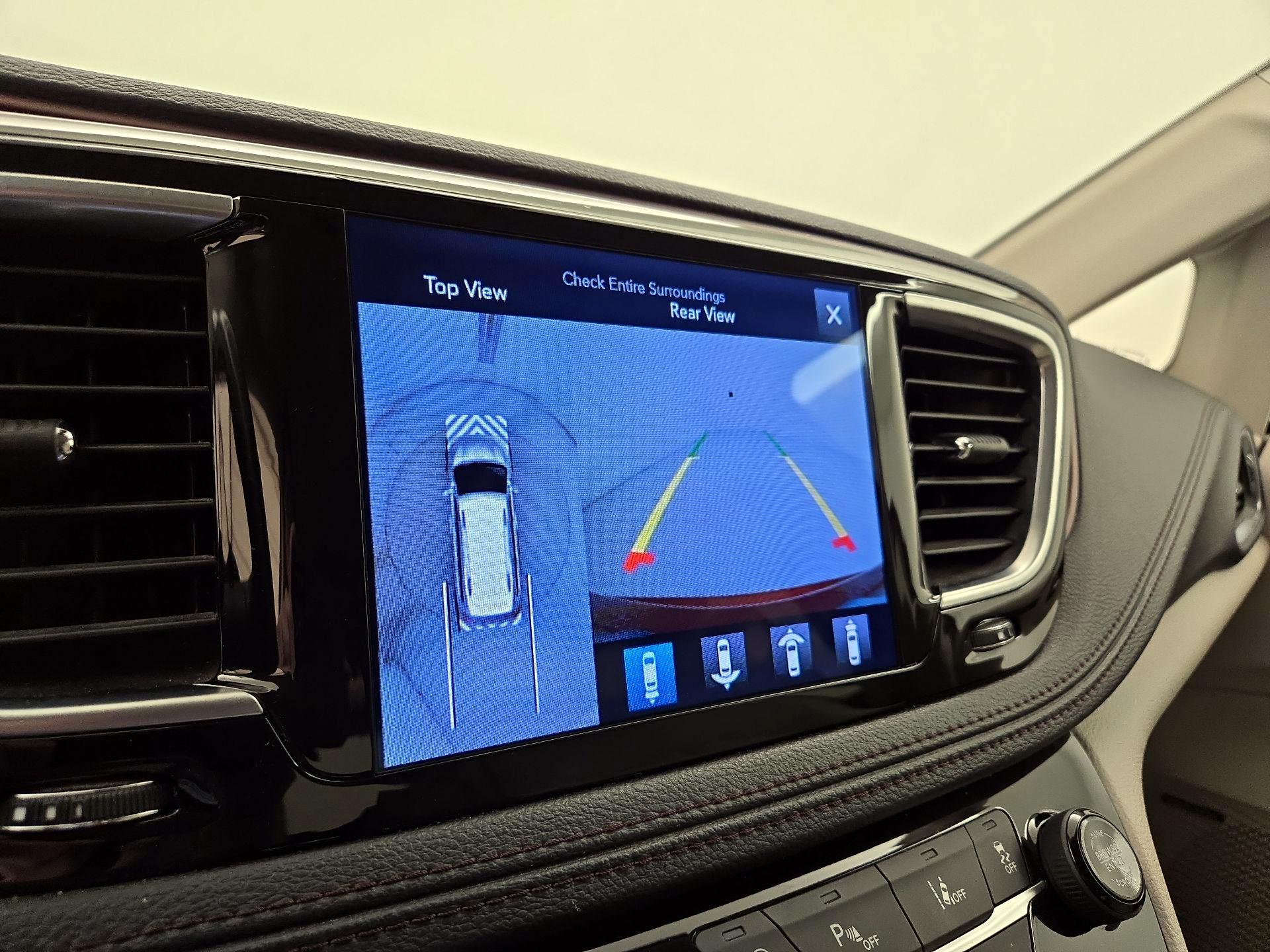 Thumbnail: 2017 Chrysler Pacifica - 15