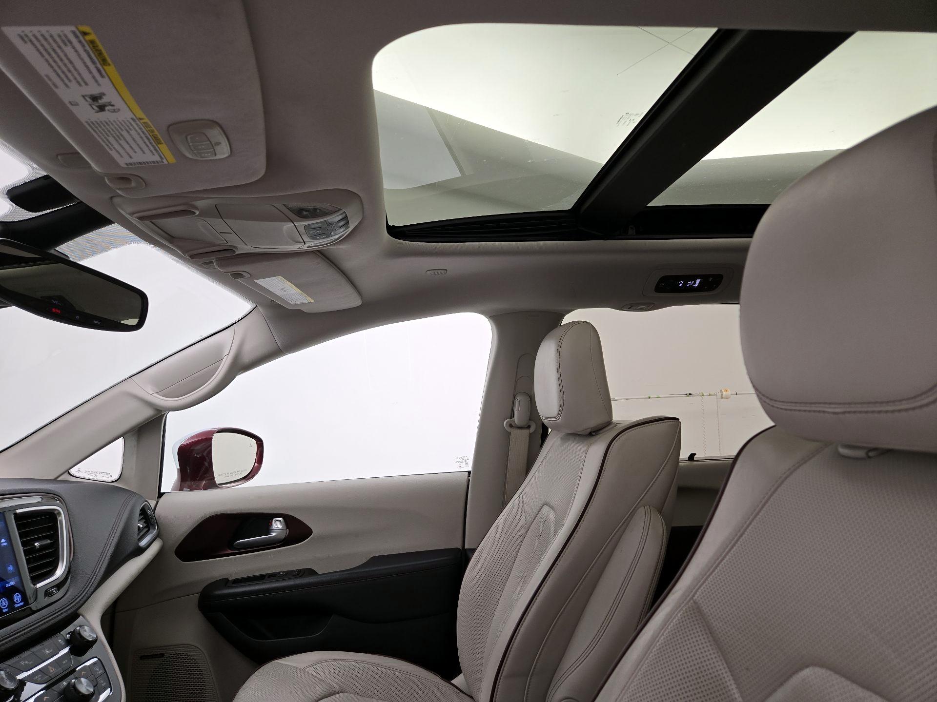 Thumbnail: 2017 Chrysler Pacifica - 20