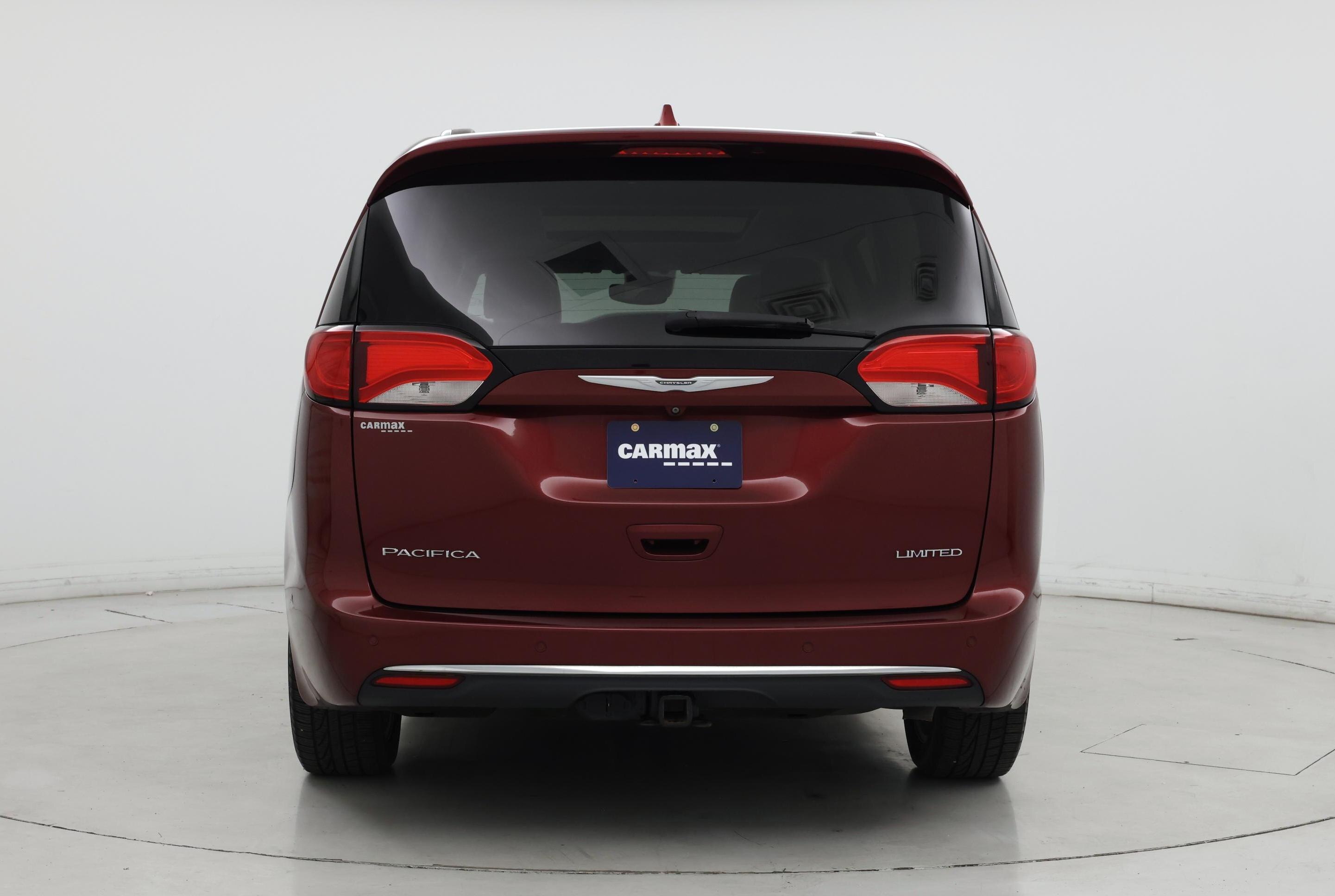 Thumbnail: 2017 Chrysler Pacifica - 6