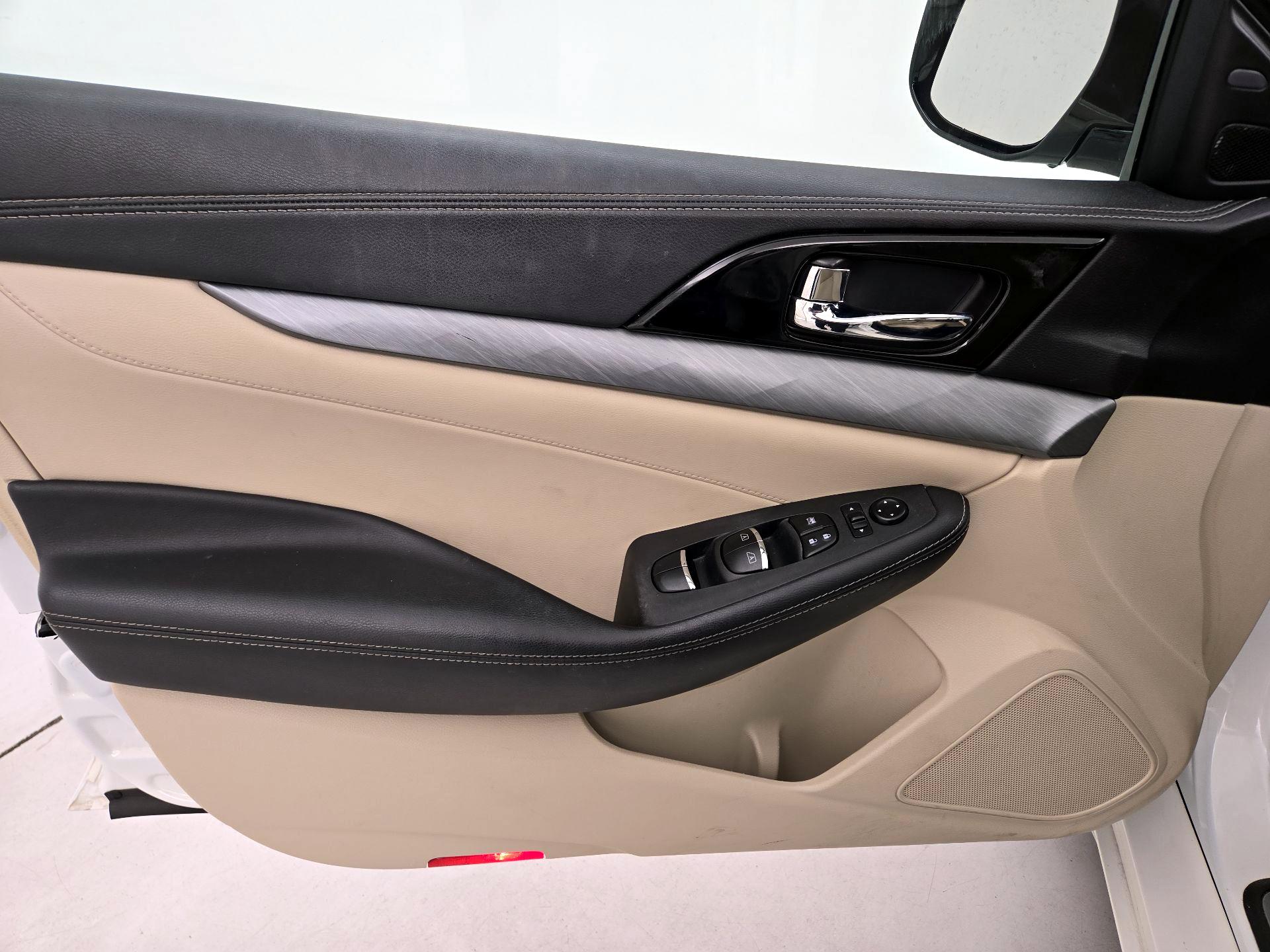 Thumbnail: 2016 Nissan Maxima - 12
