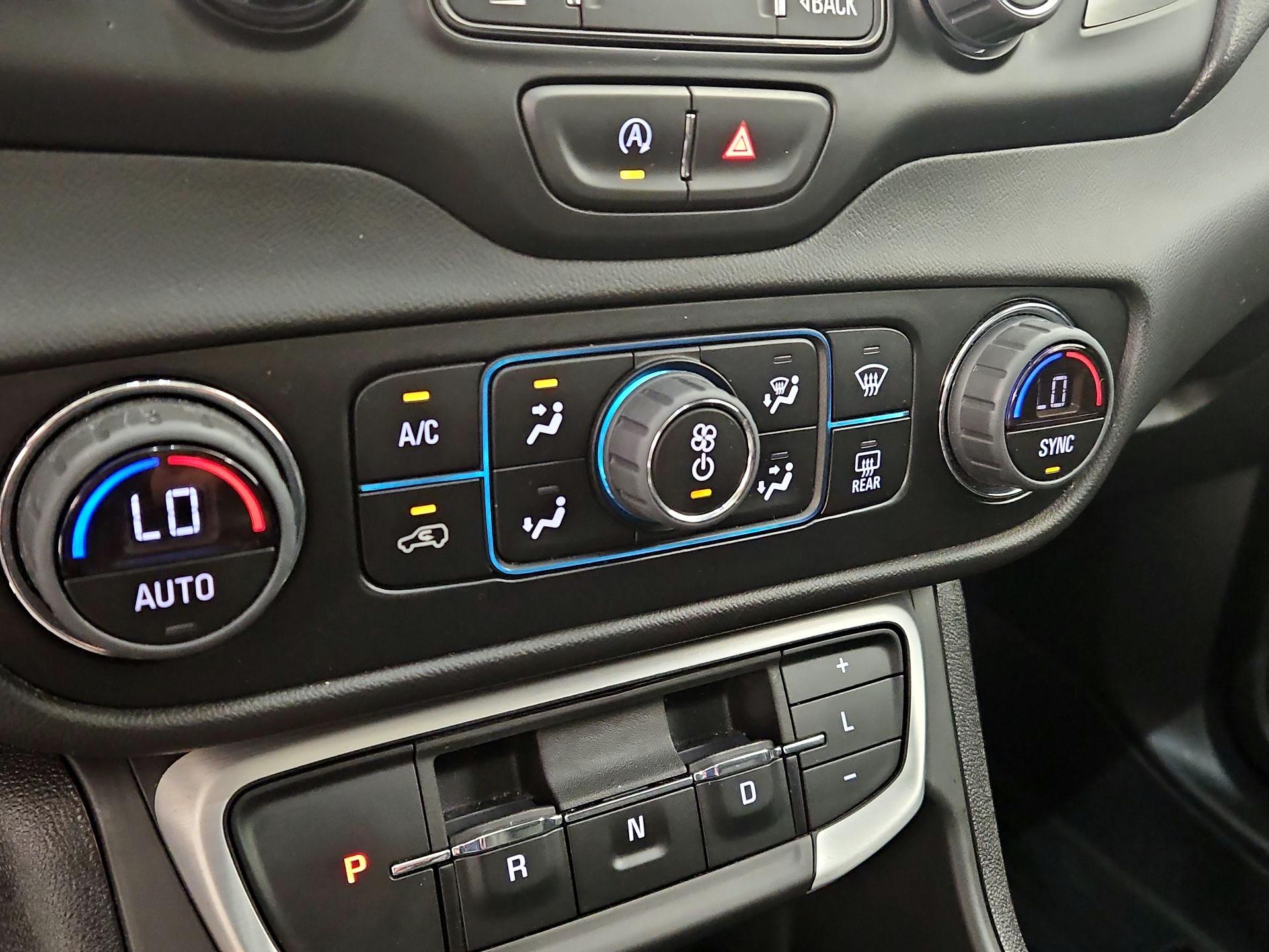 Thumbnail: 2022 GMC Terrain - 17