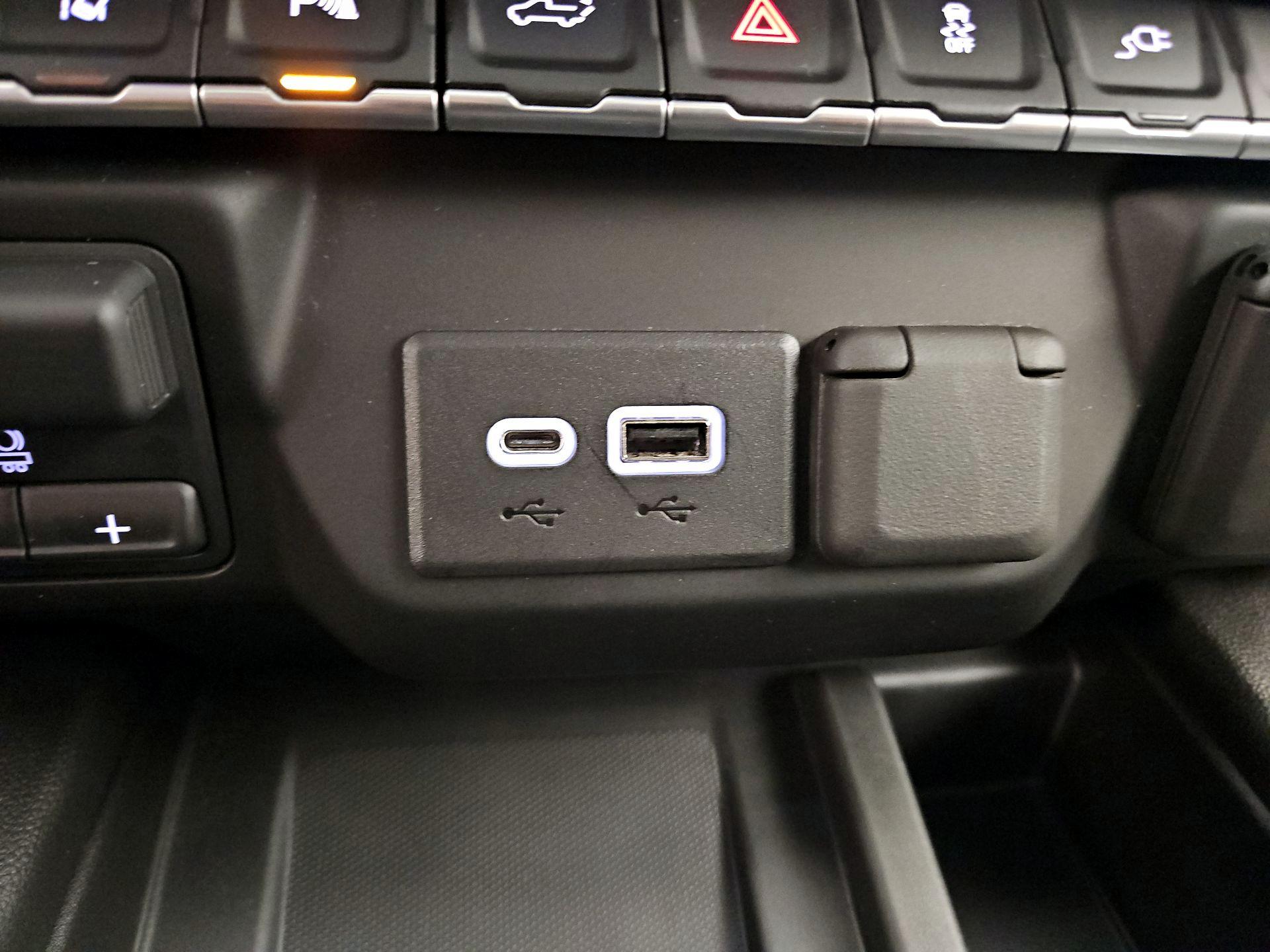 Thumbnail: 2022 GMC Sierra 2500 - 19