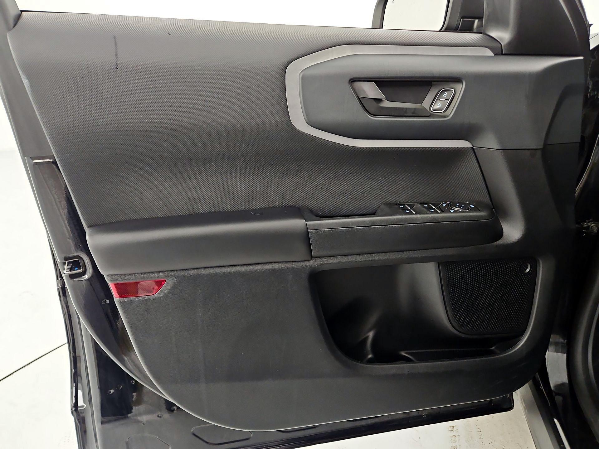 Thumbnail: 2022 Ford Bronco Sport - 12