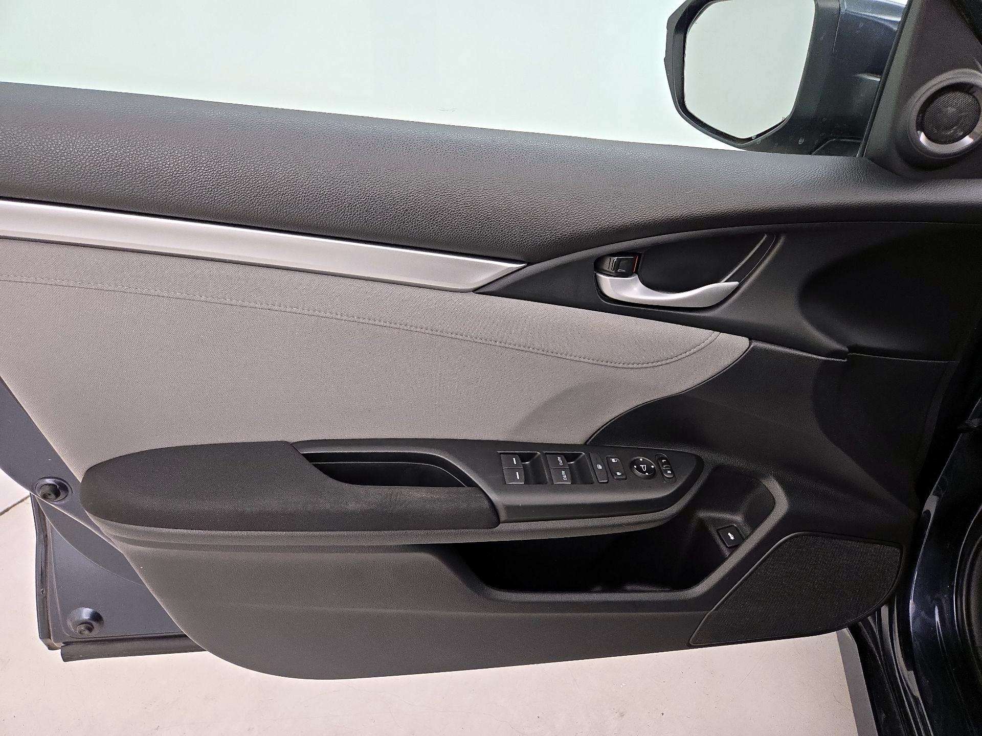 Thumbnail: 2019 Honda Civic - 12