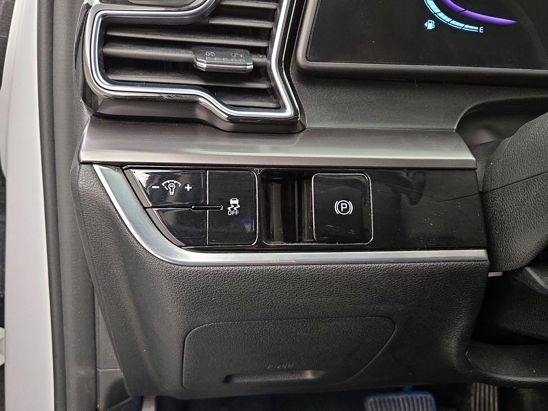 Thumbnail: 2023 Kia Sportage - 13