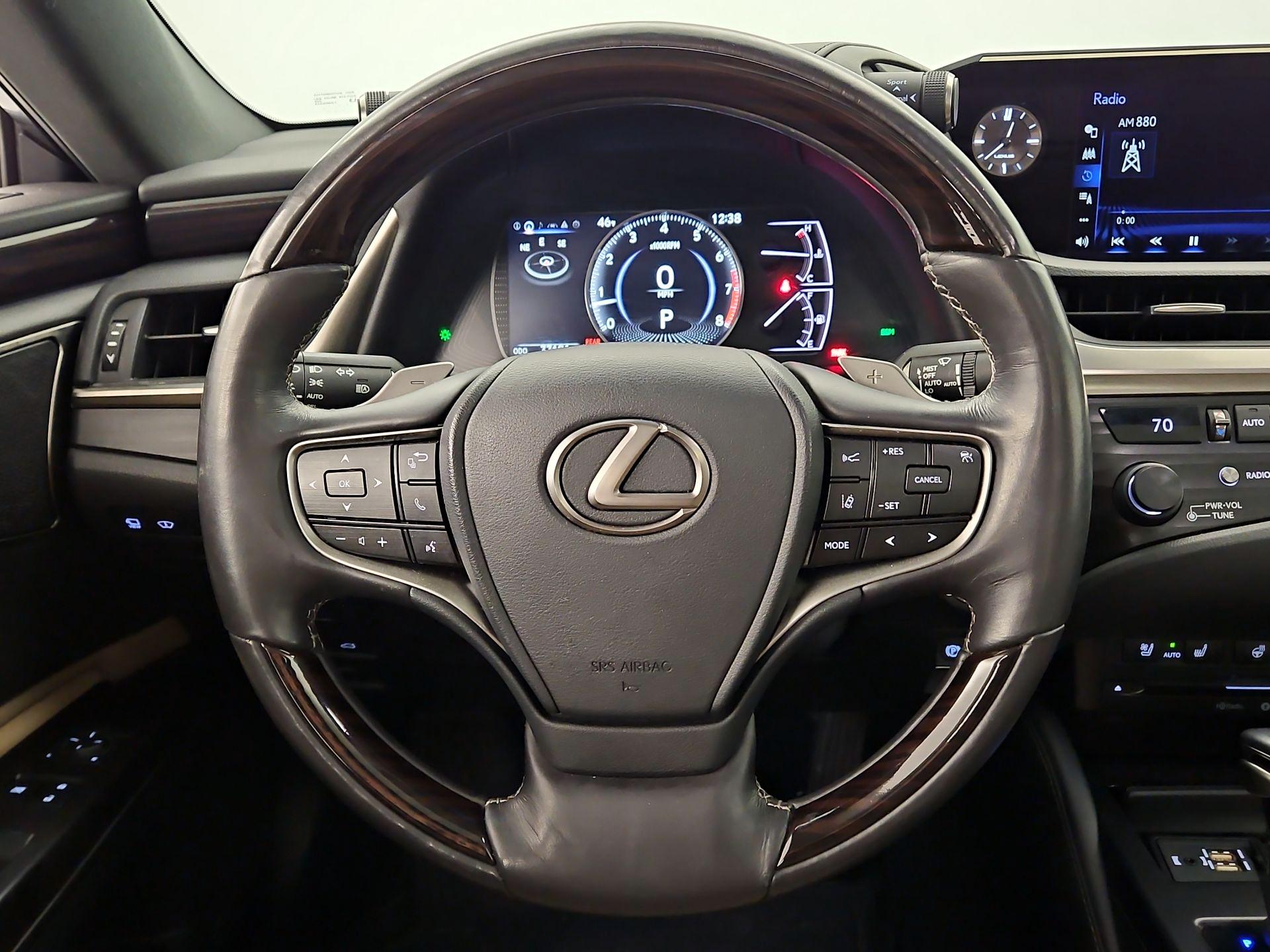 Thumbnail: 2019 Lexus ES - 10