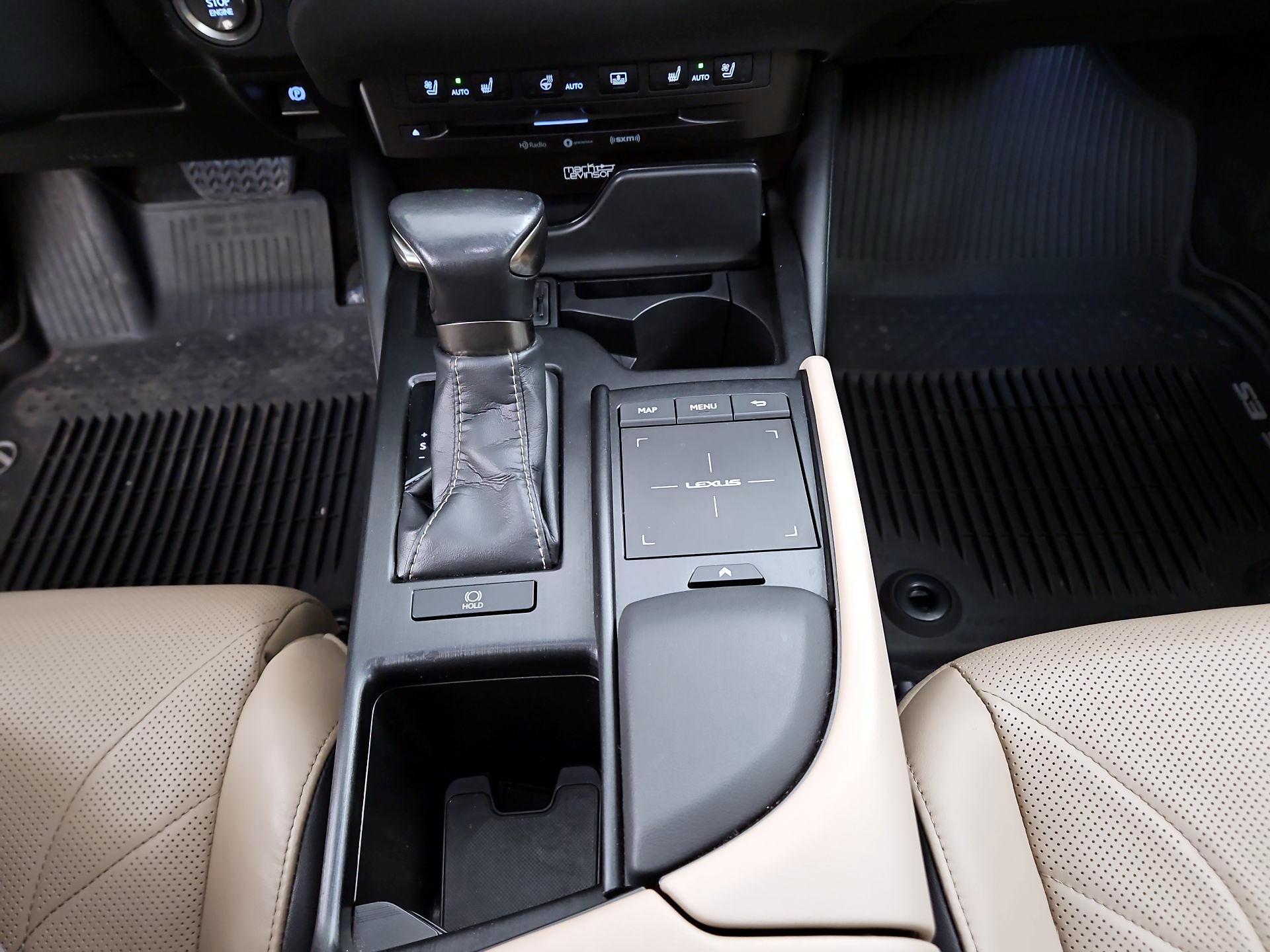 Thumbnail: 2019 Lexus ES - 18