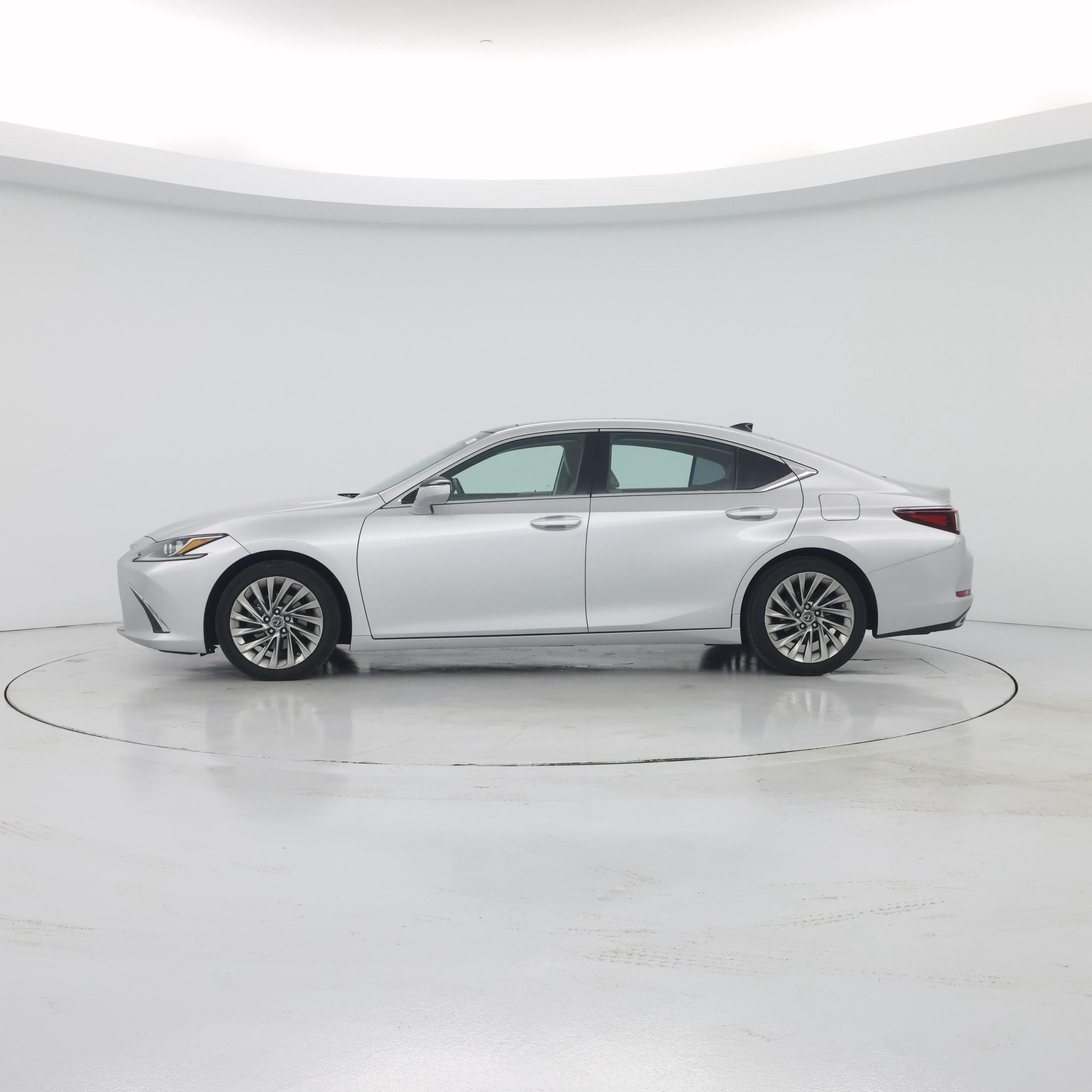 Thumbnail: 2019 Lexus ES - 3
