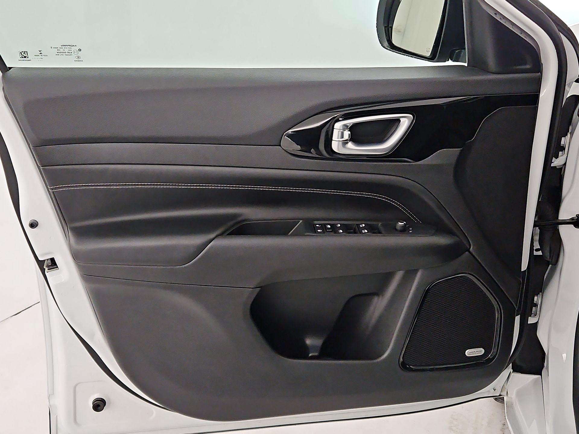 Thumbnail: 2022 Jeep Compass - 12