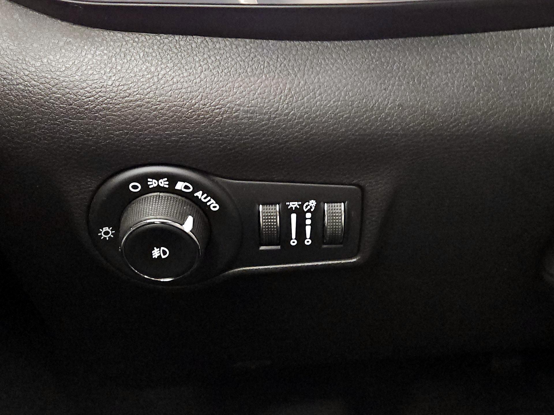 Thumbnail: 2022 Jeep Compass - 13