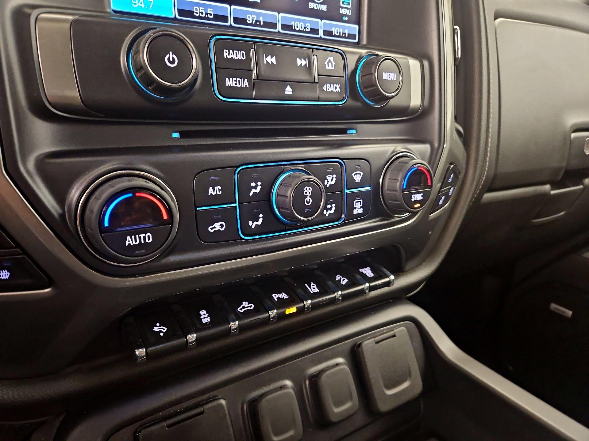 Thumbnail: 2019 Chevrolet Silverado 3500 - 17
