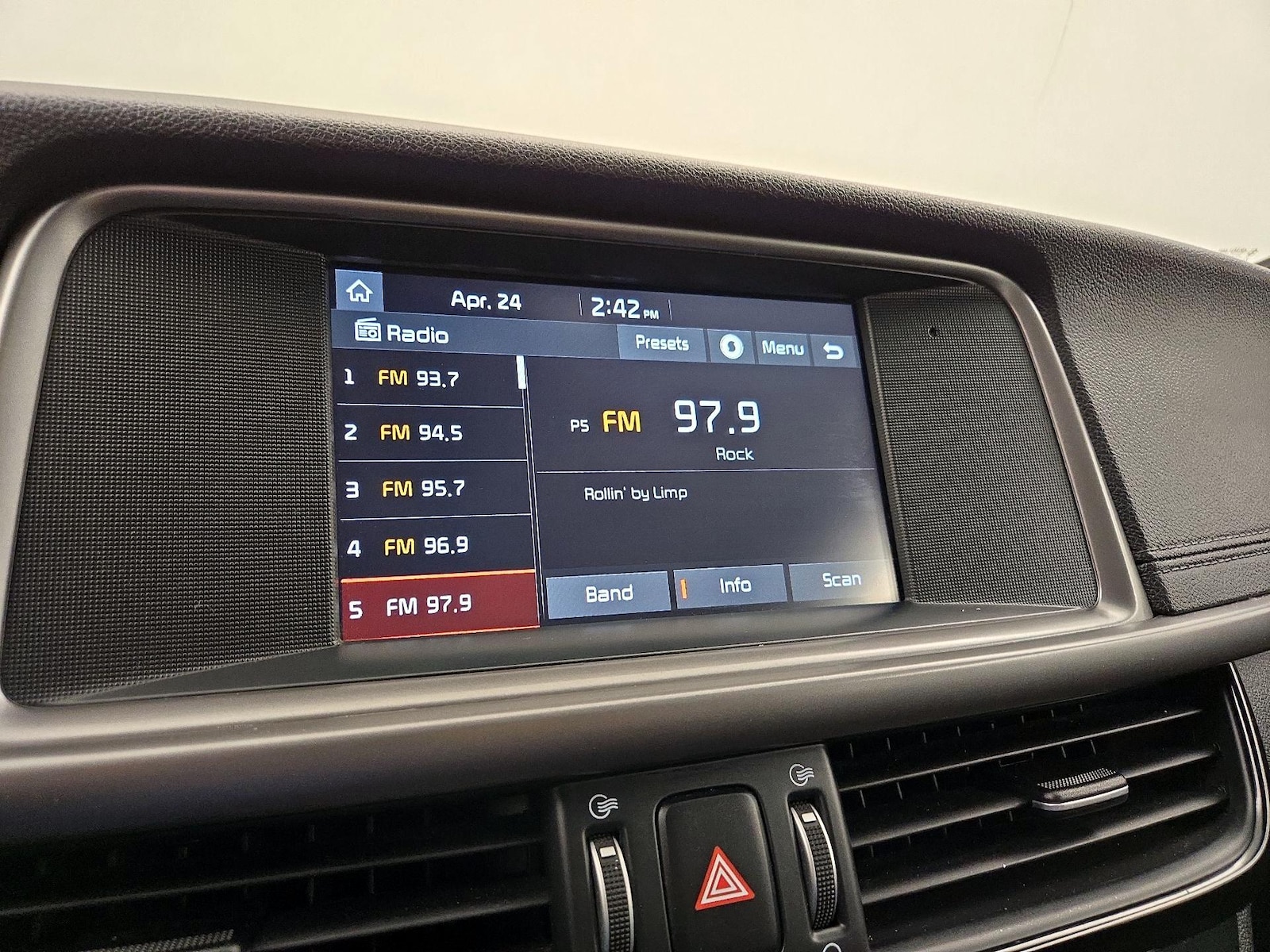 2018 Kia Optima LX - Photo 16