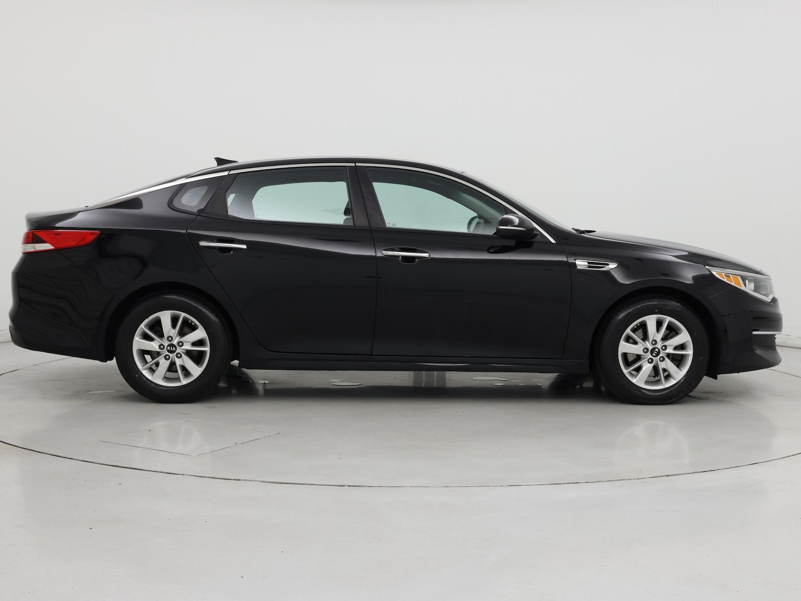 2018 Kia Optima LX - Photo 8