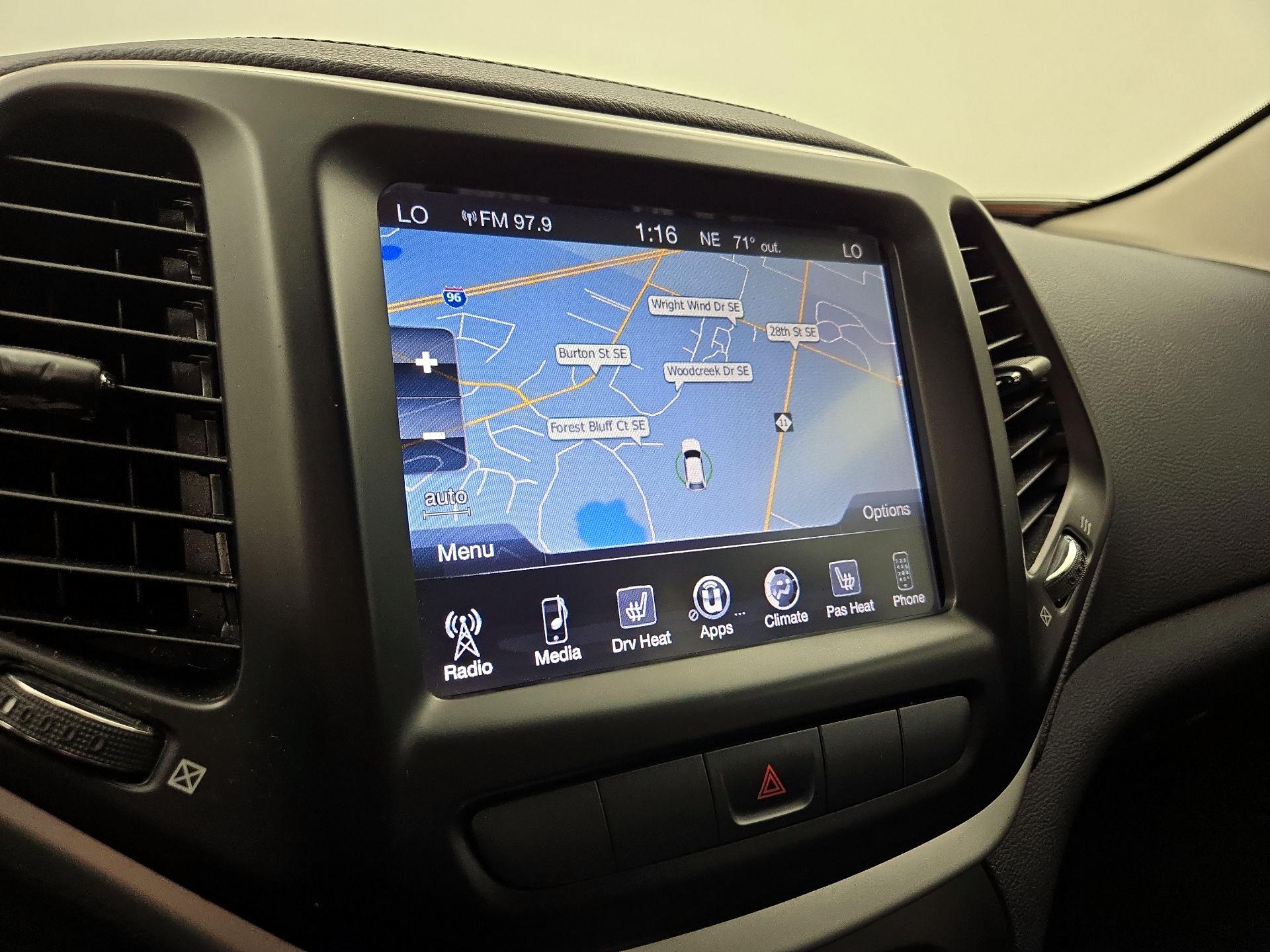 Thumbnail: 2015 Jeep Cherokee - 14