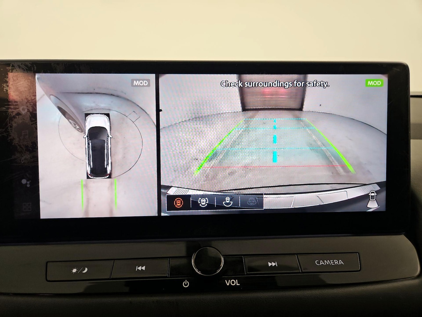 2025 Nissan Rogue SL - Photo 16