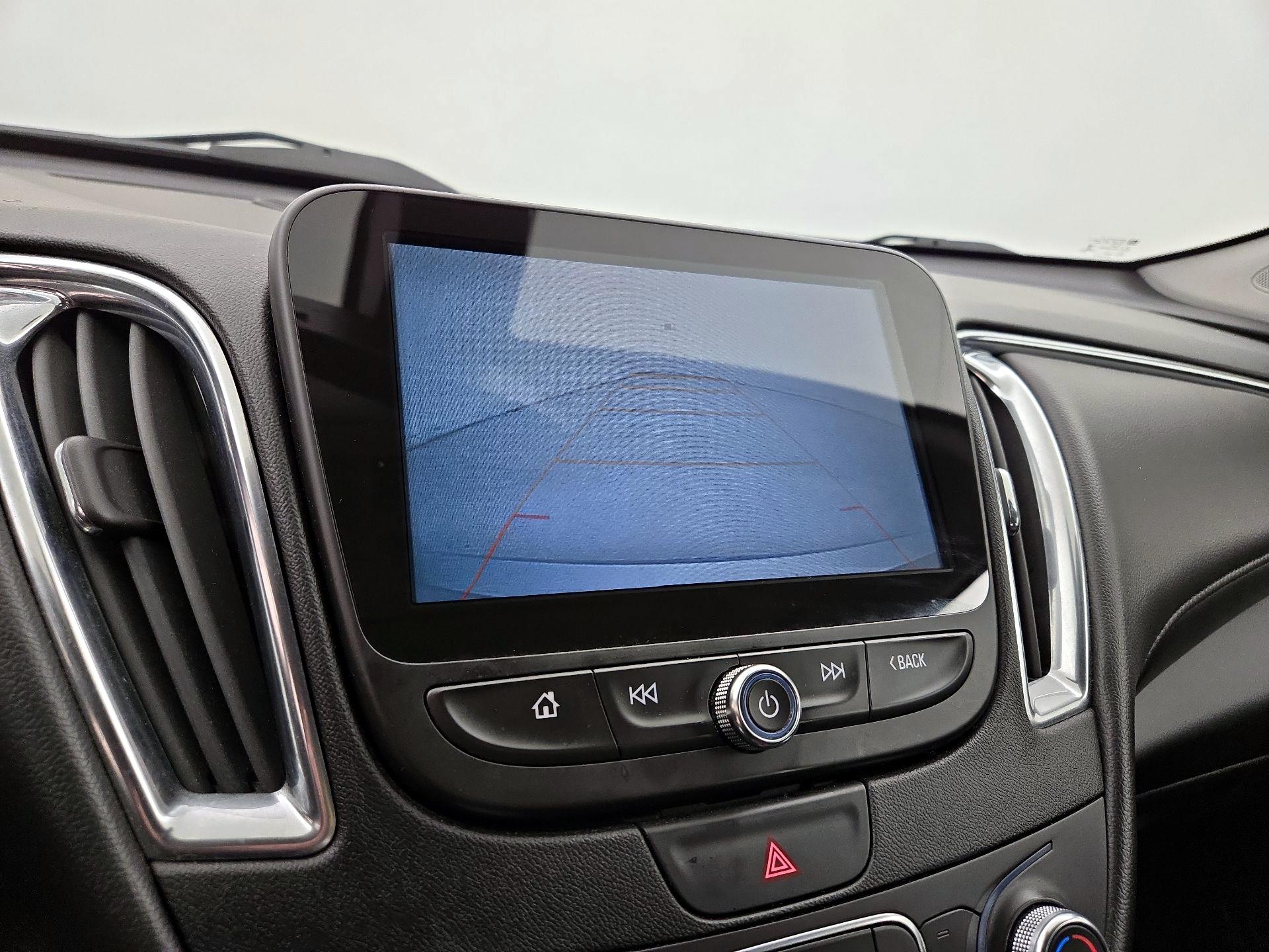 Thumbnail: 2018 Chevrolet Malibu - 14