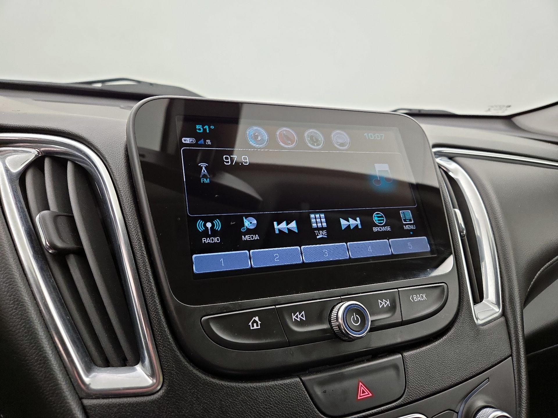 Thumbnail: 2018 Chevrolet Malibu - 15