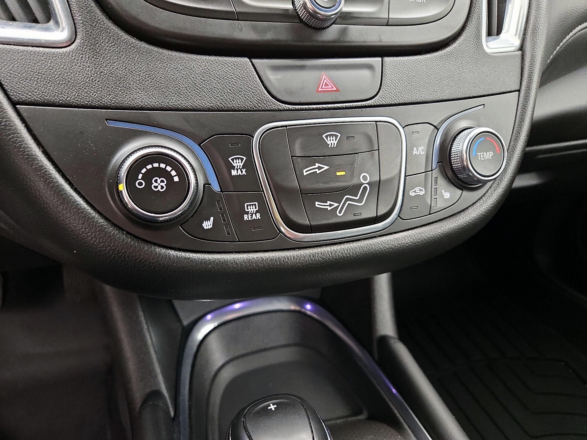 Thumbnail: 2018 Chevrolet Malibu - 16