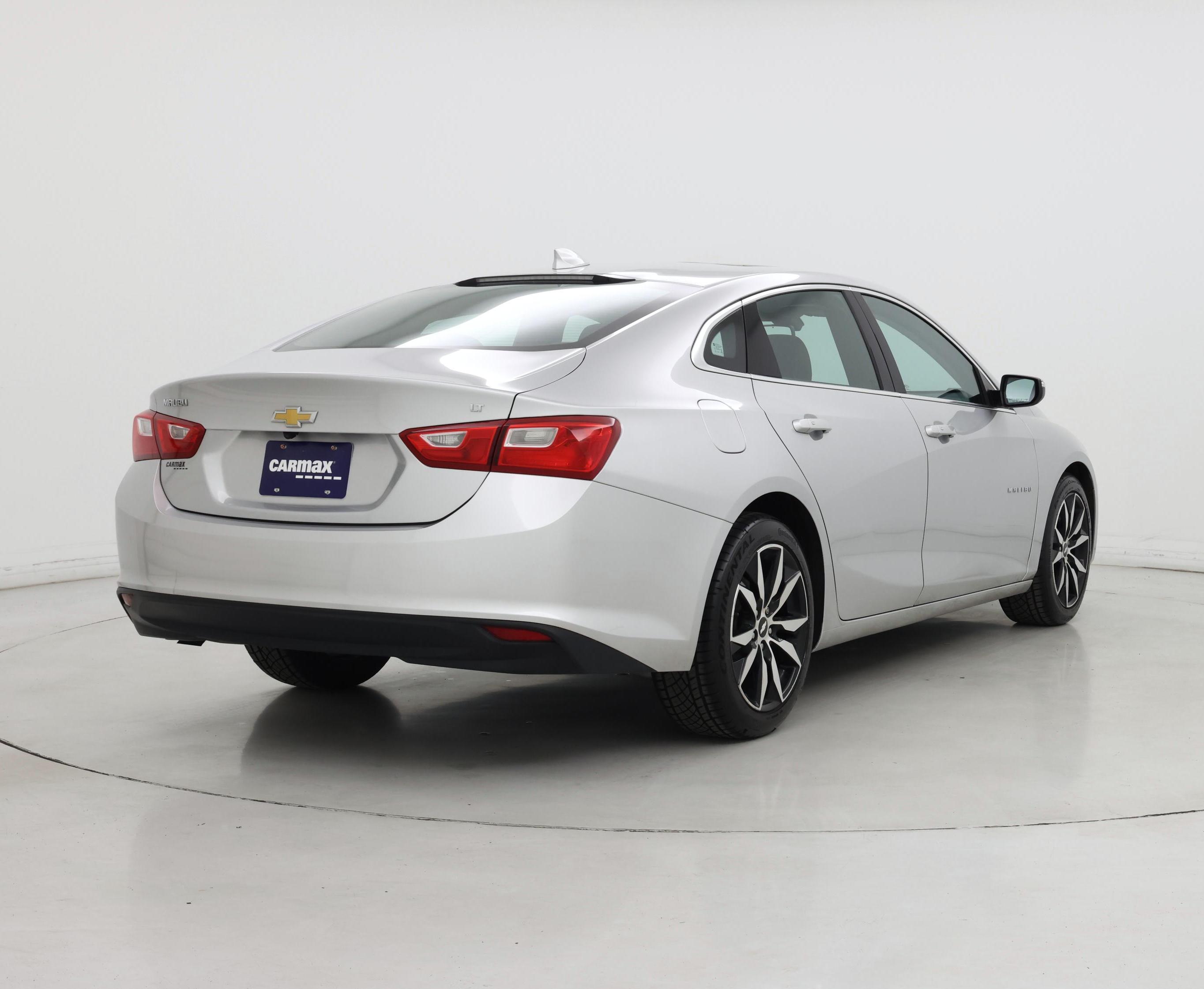 Thumbnail: 2018 Chevrolet Malibu - 8