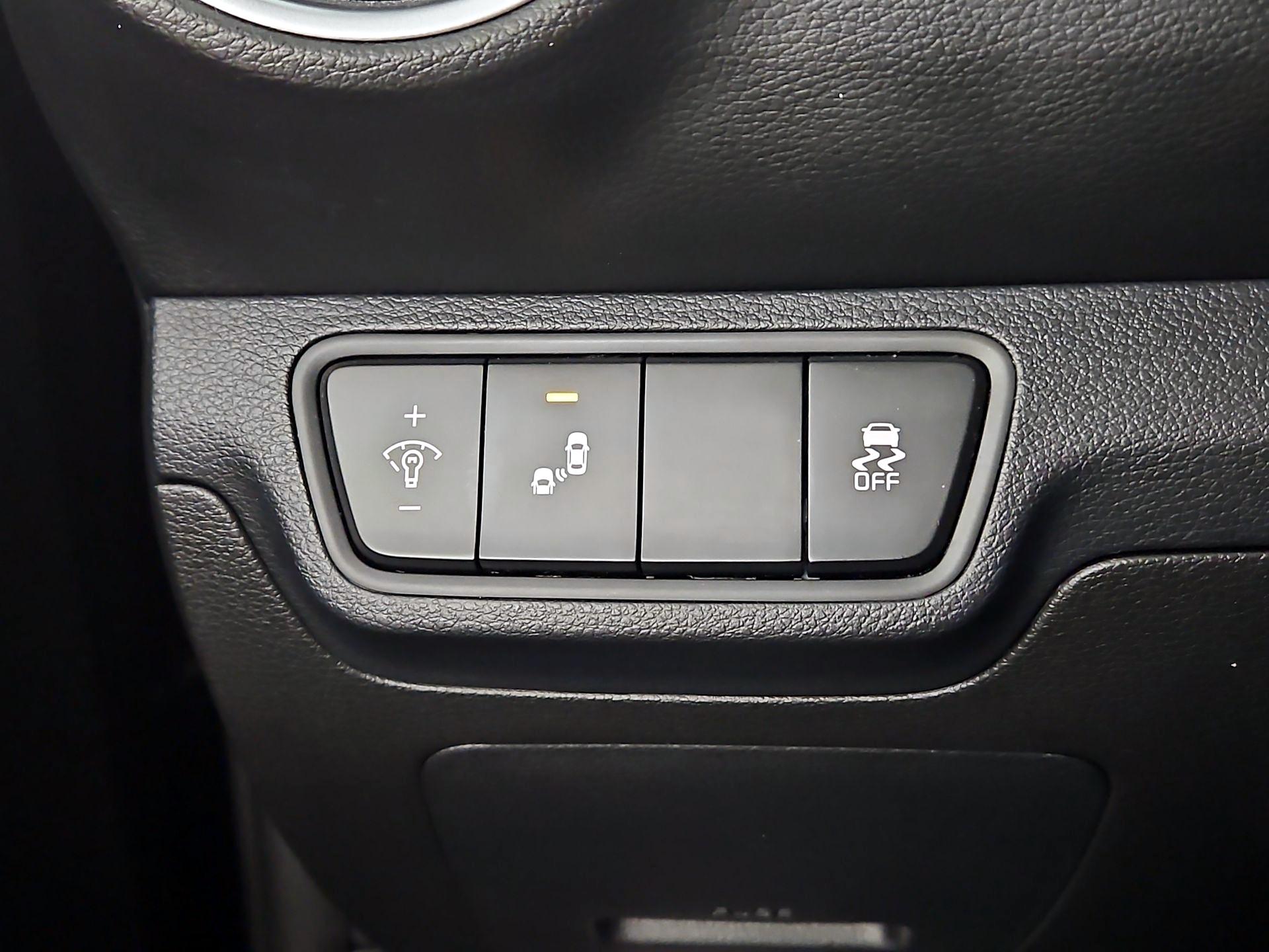 Thumbnail: 2022 Kia Forte - 13