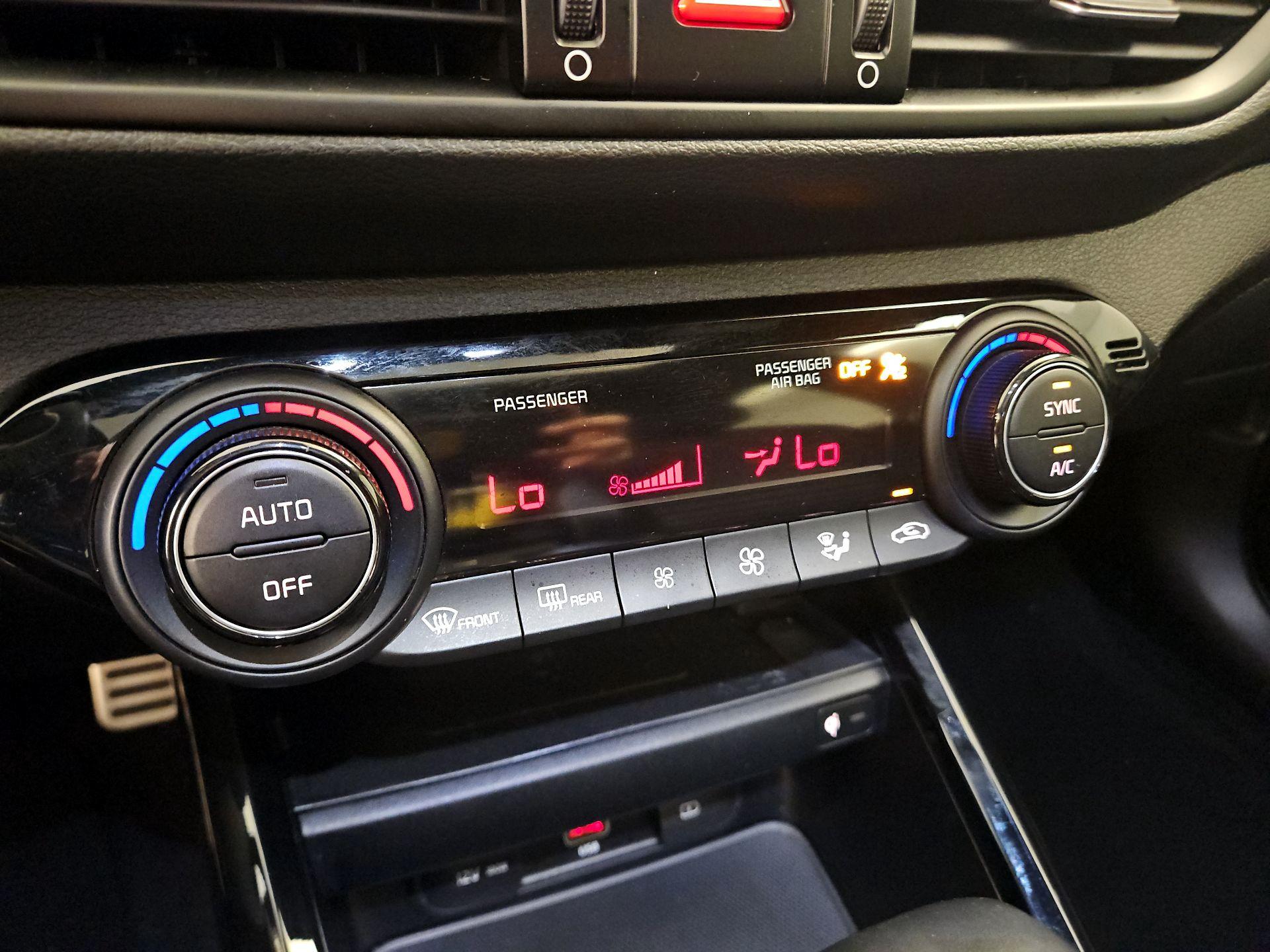 Thumbnail: 2022 Kia Forte - 17