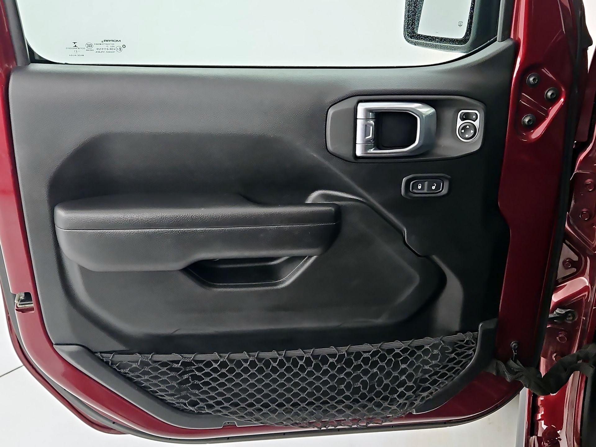 Thumbnail: 2021 Jeep Gladiator - 12