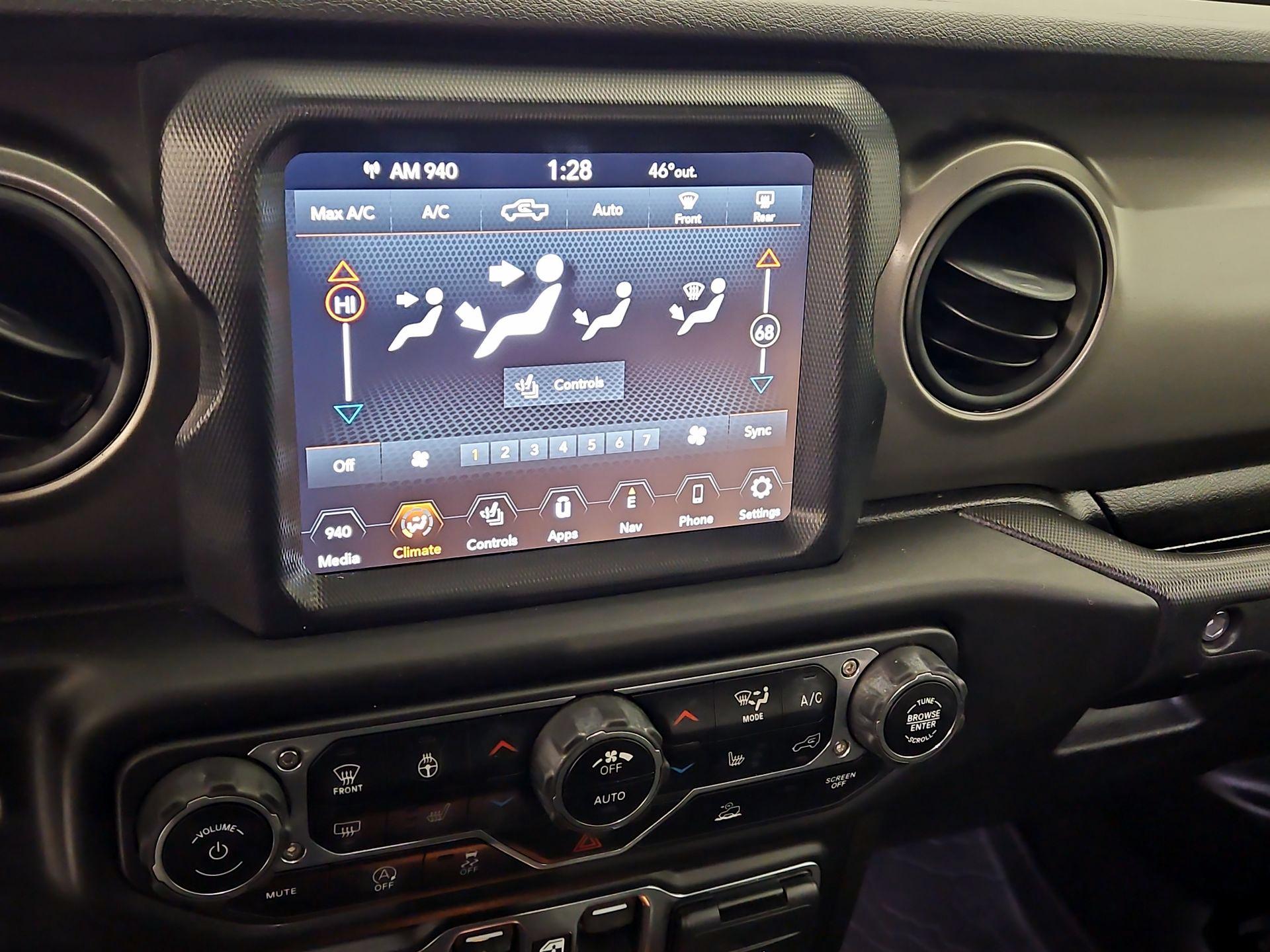 Thumbnail: 2021 Jeep Gladiator - 17