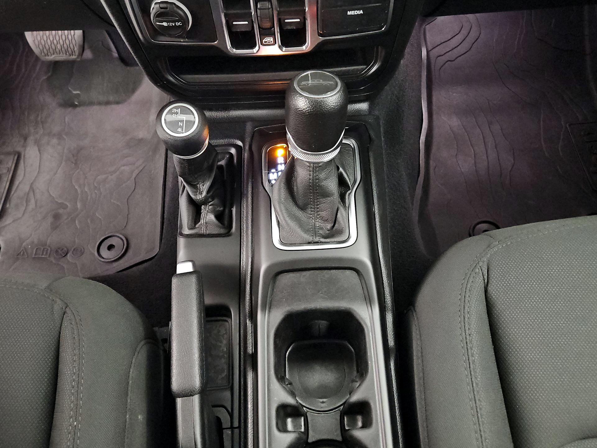 Thumbnail: 2021 Jeep Gladiator - 18