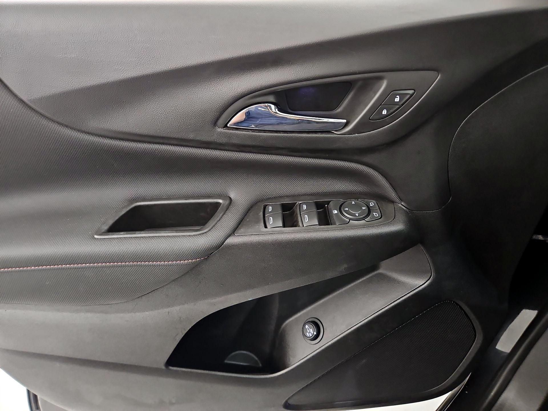 Thumbnail: 2022 Chevrolet Equinox - 10